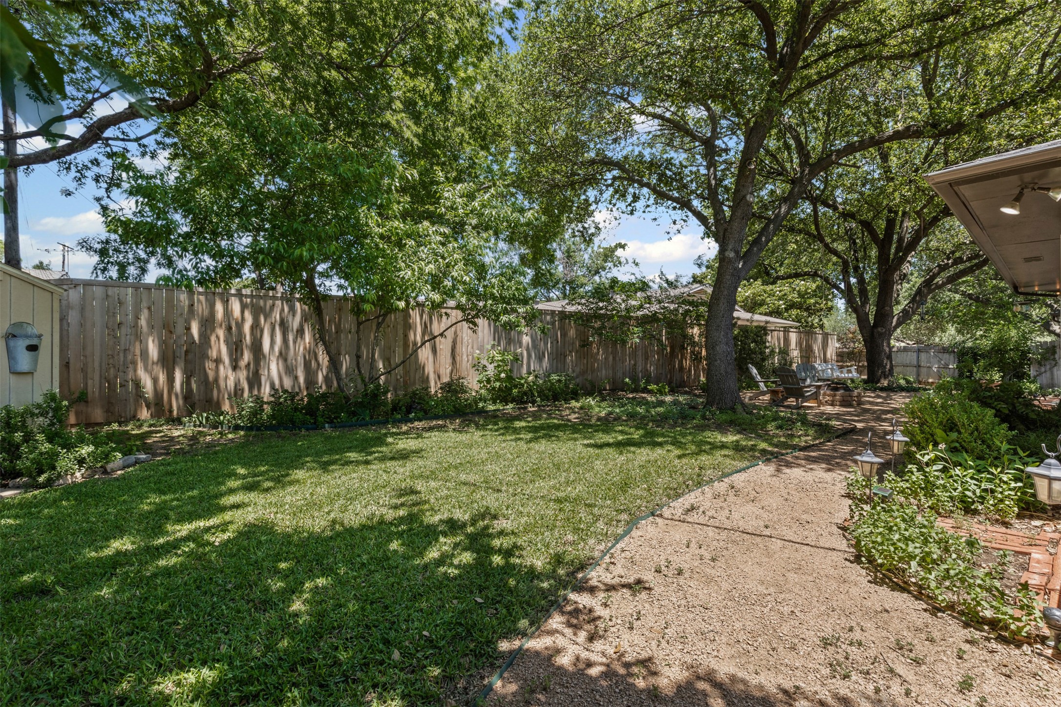 4304 Warnock Court