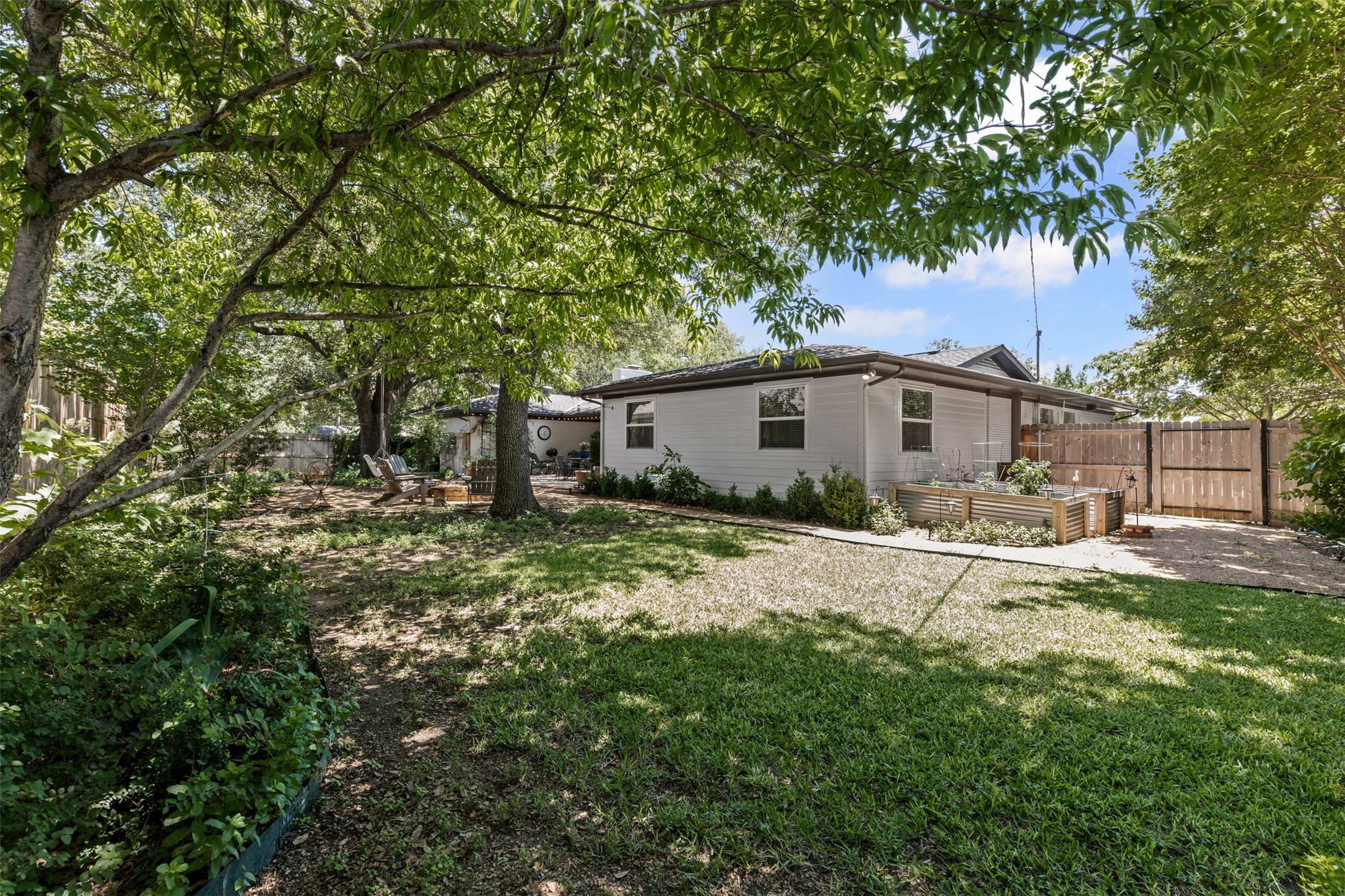 4304 Warnock Court