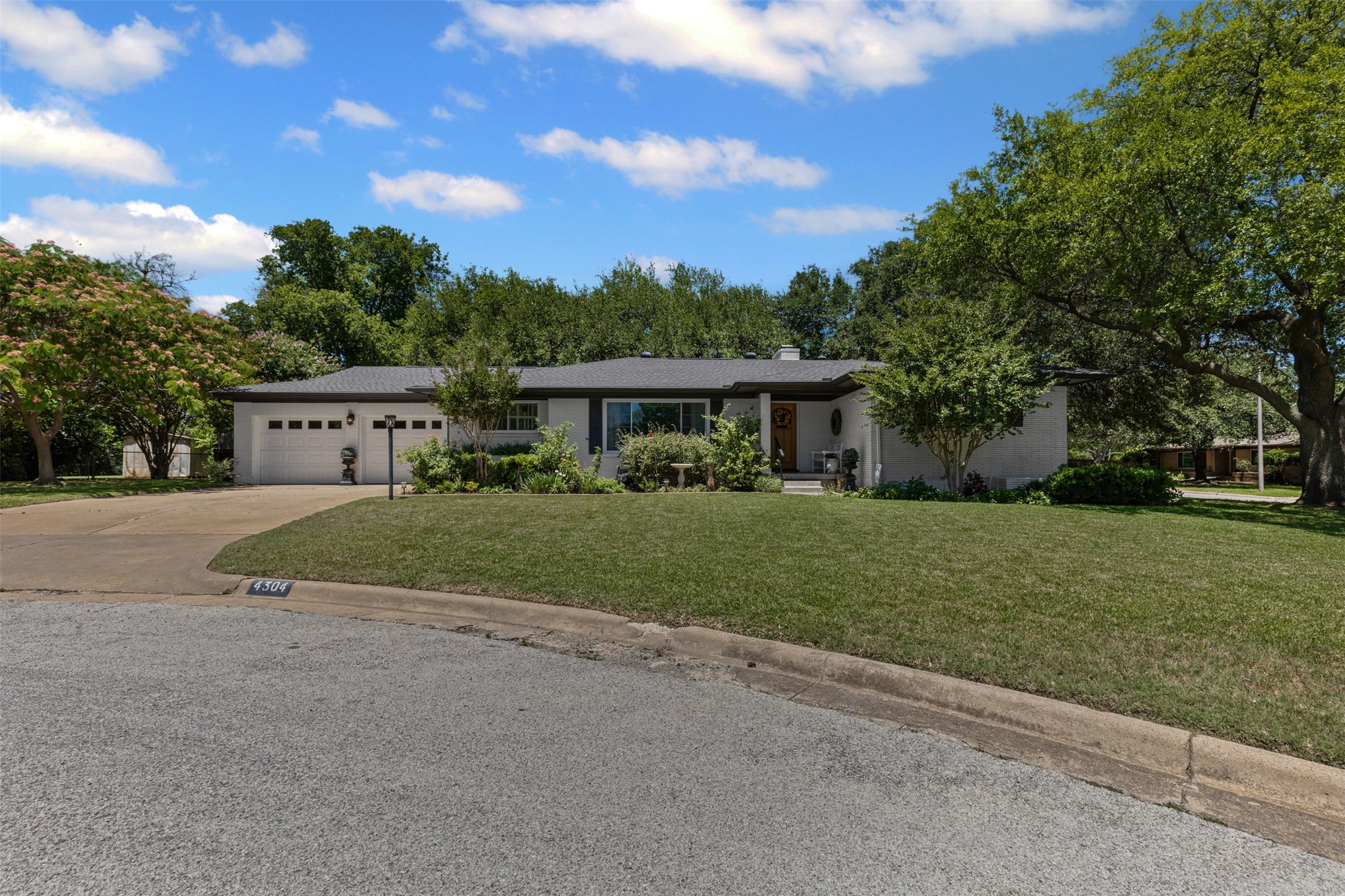 4304 Warnock Court
