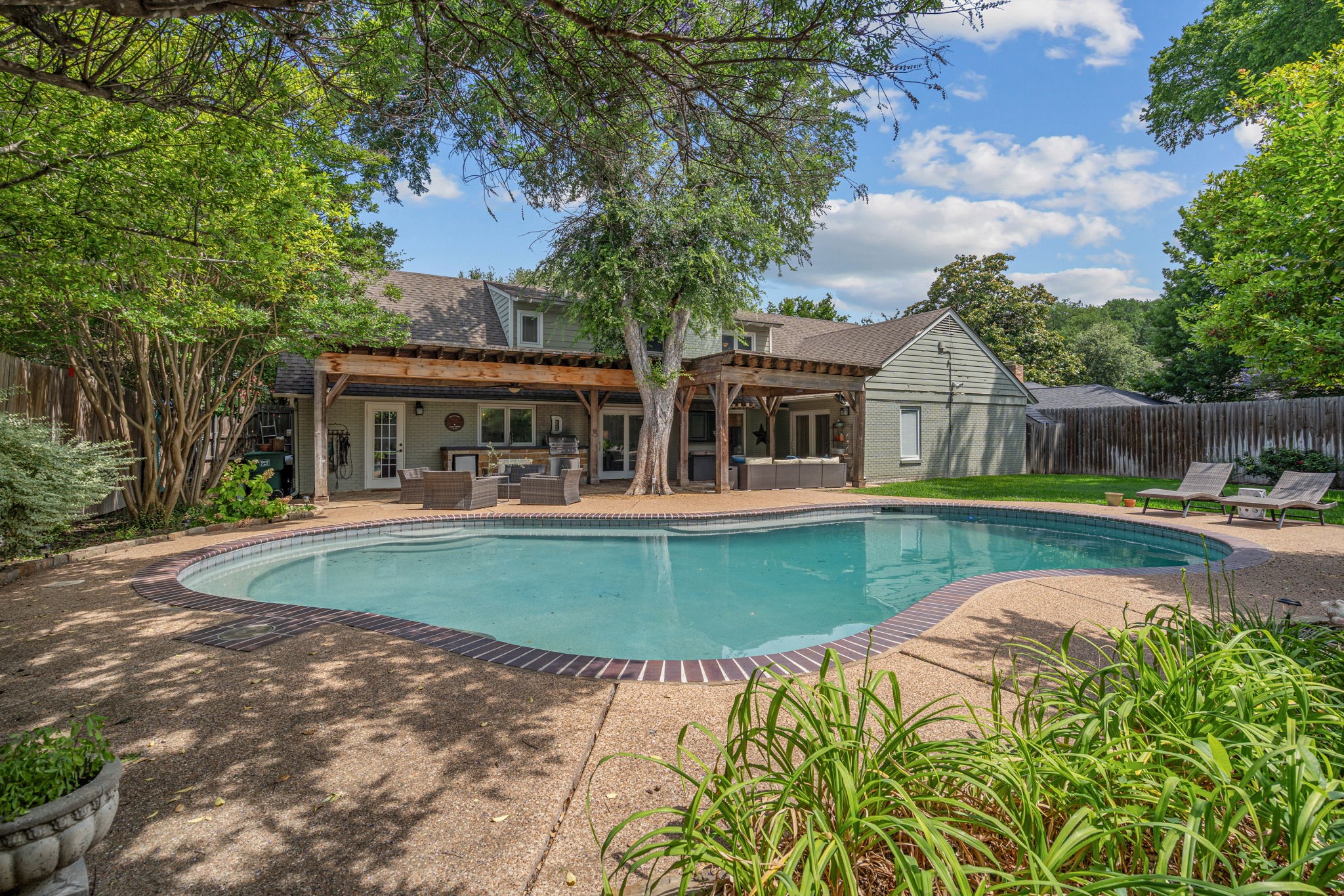 4217 Blackhaw Avenue