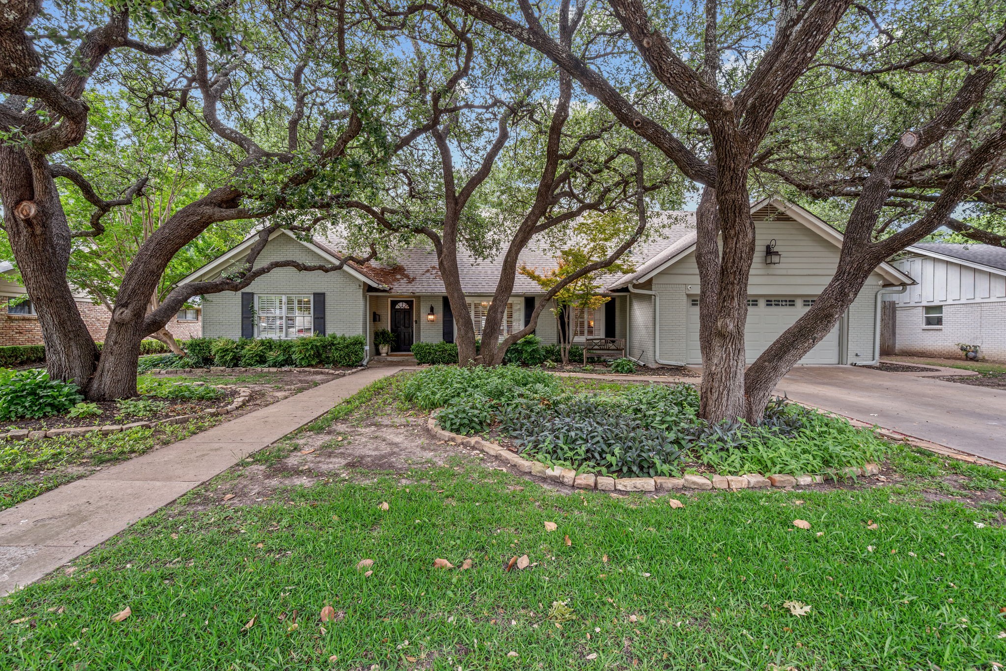 4217 Blackhaw Avenue
