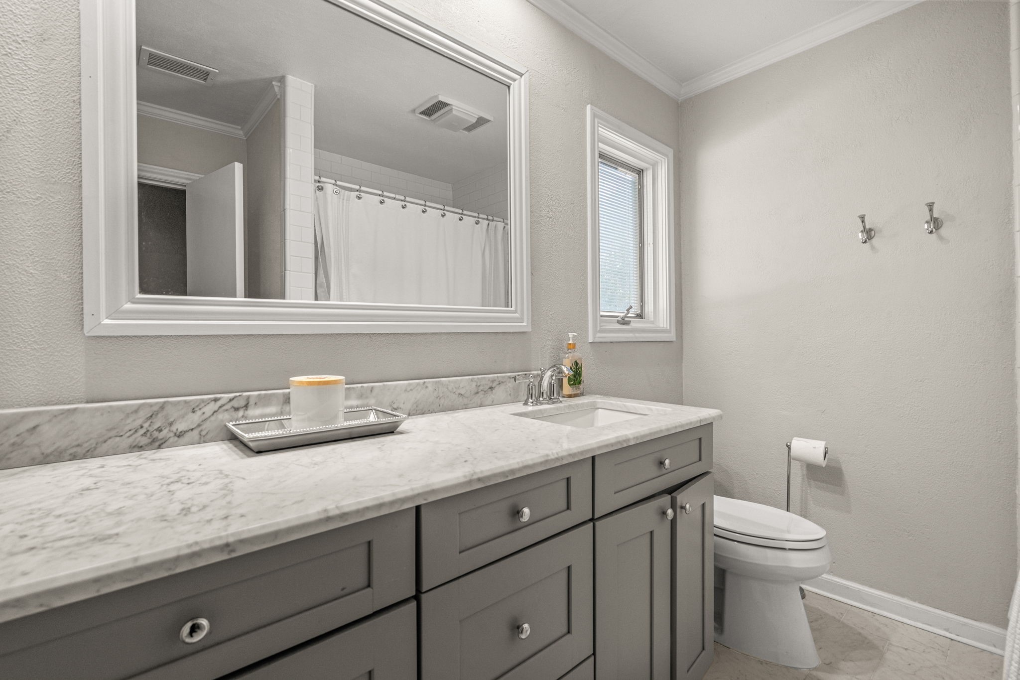 4217 Blackhaw Avenue