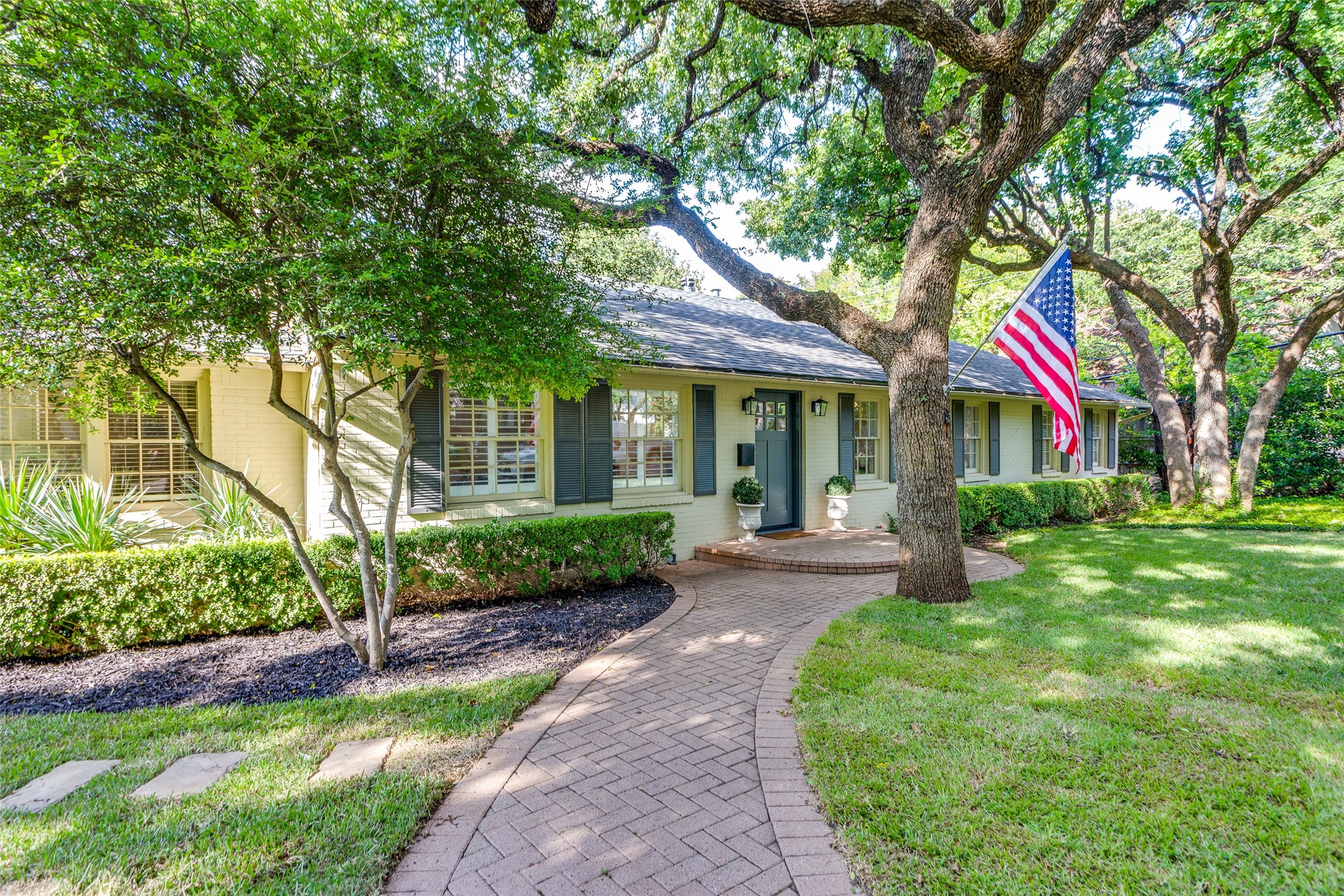 3604 Sherwood Avenue