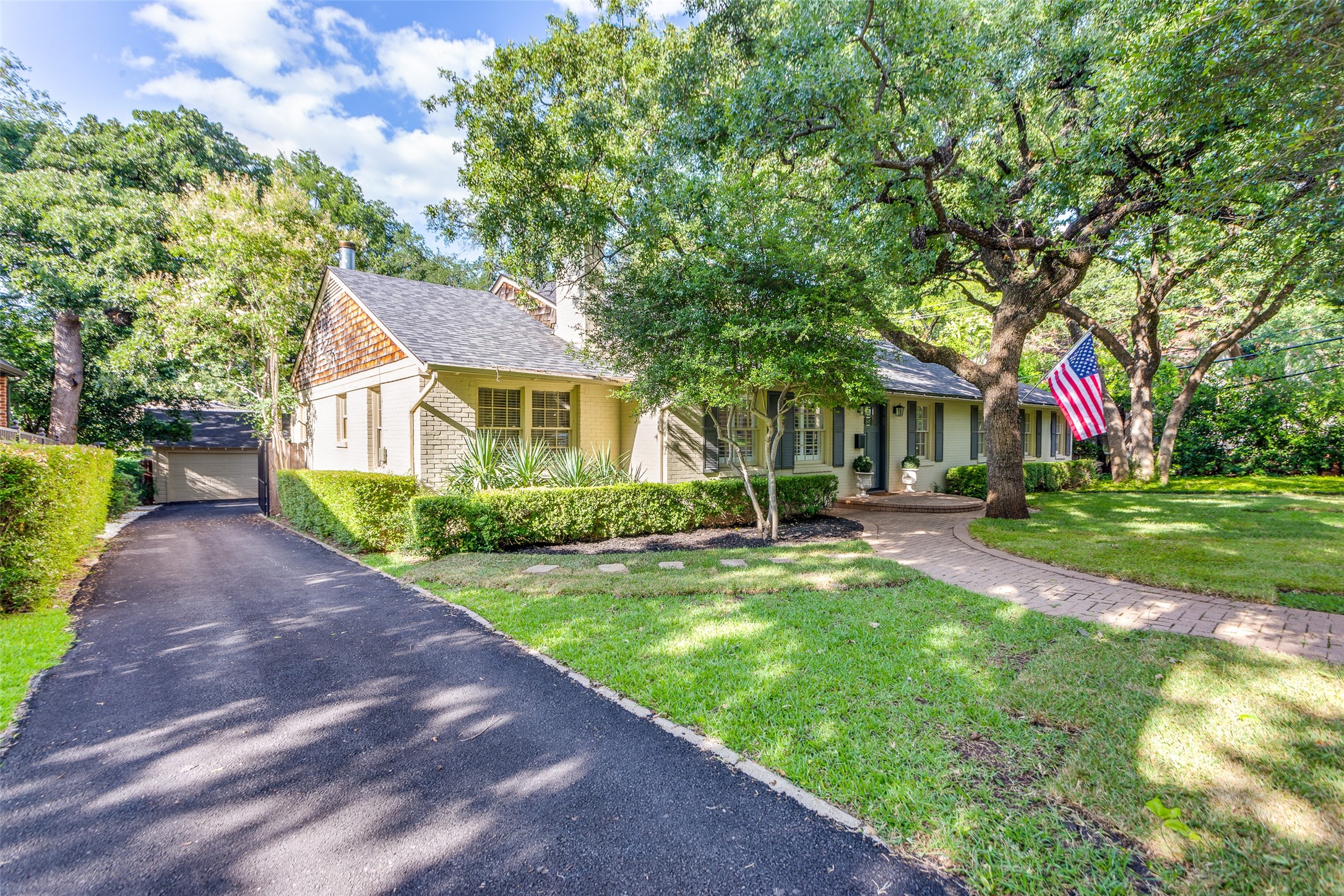 3604 Sherwood Avenue