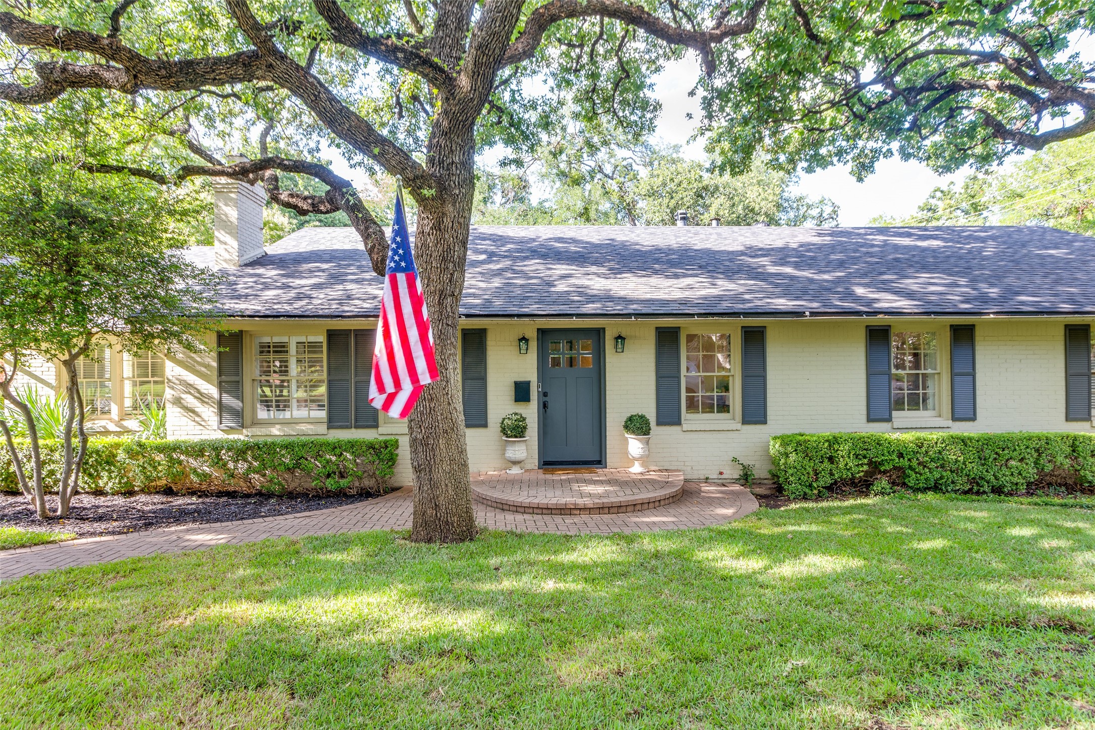 3604 Sherwood Avenue