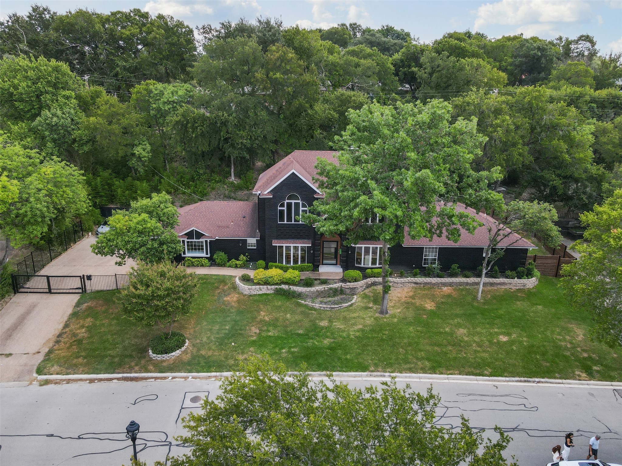 3509 Overton Park Drive E
