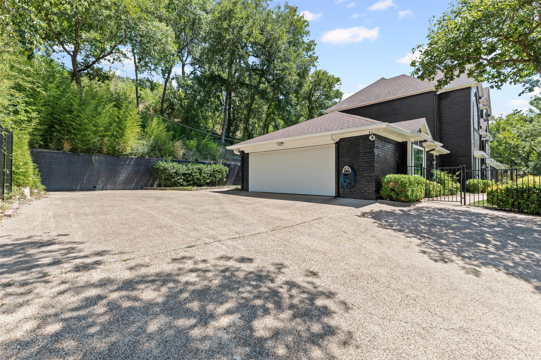 3509 Overton Park Drive E