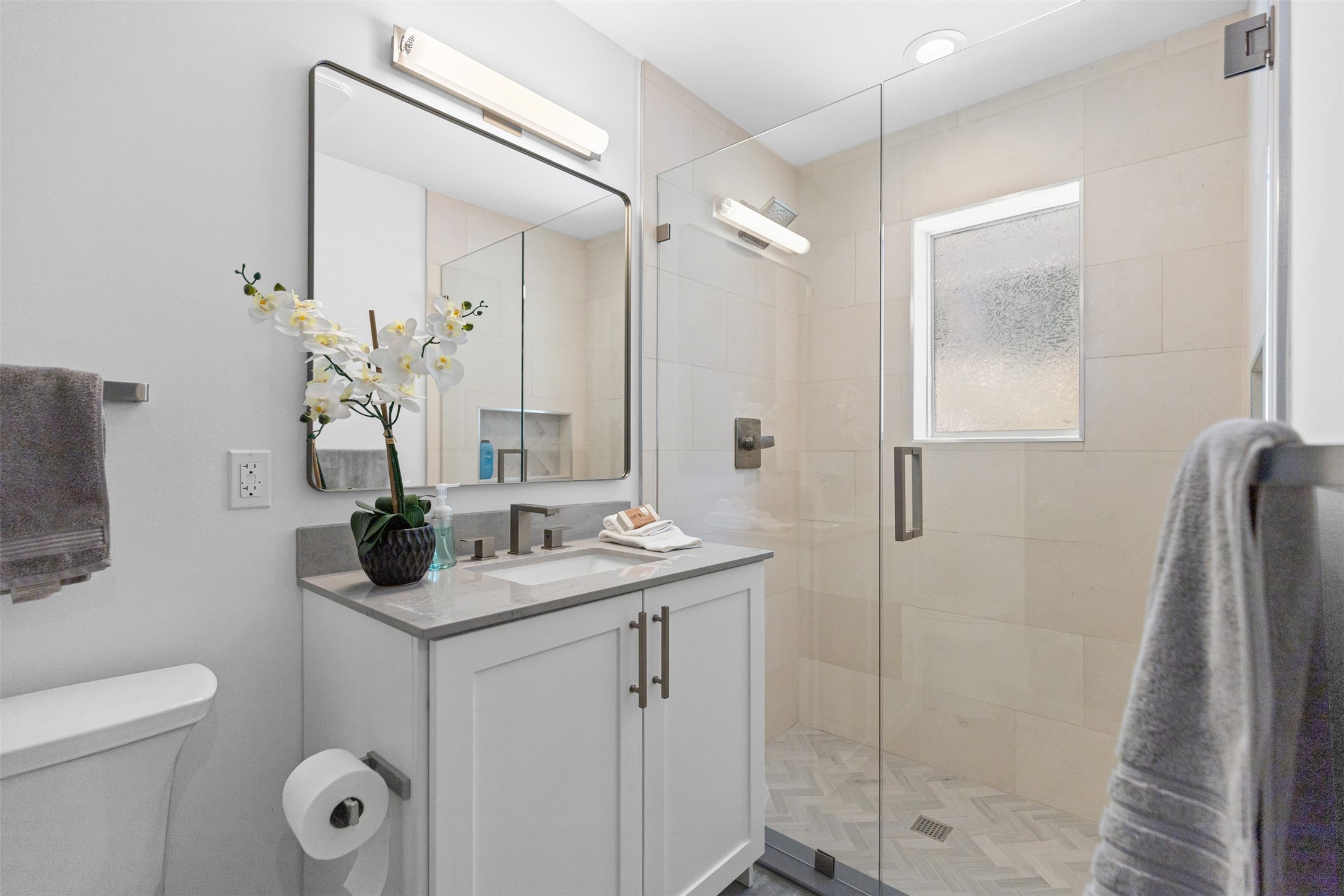 3509 Overton Park Drive E