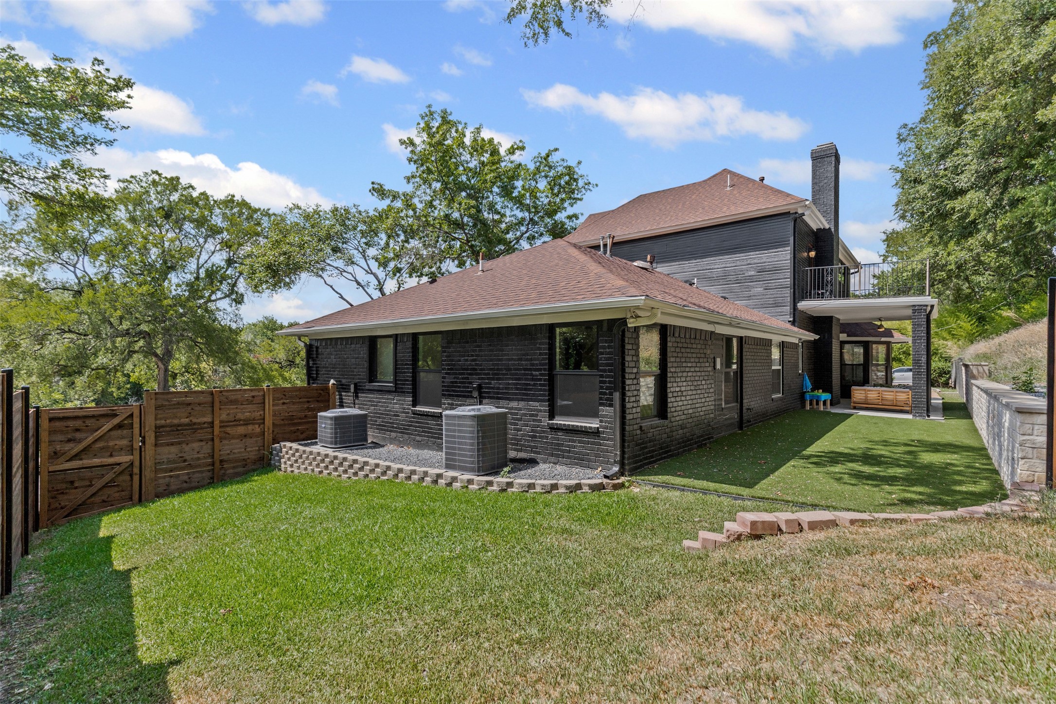 3509 Overton Park Drive E