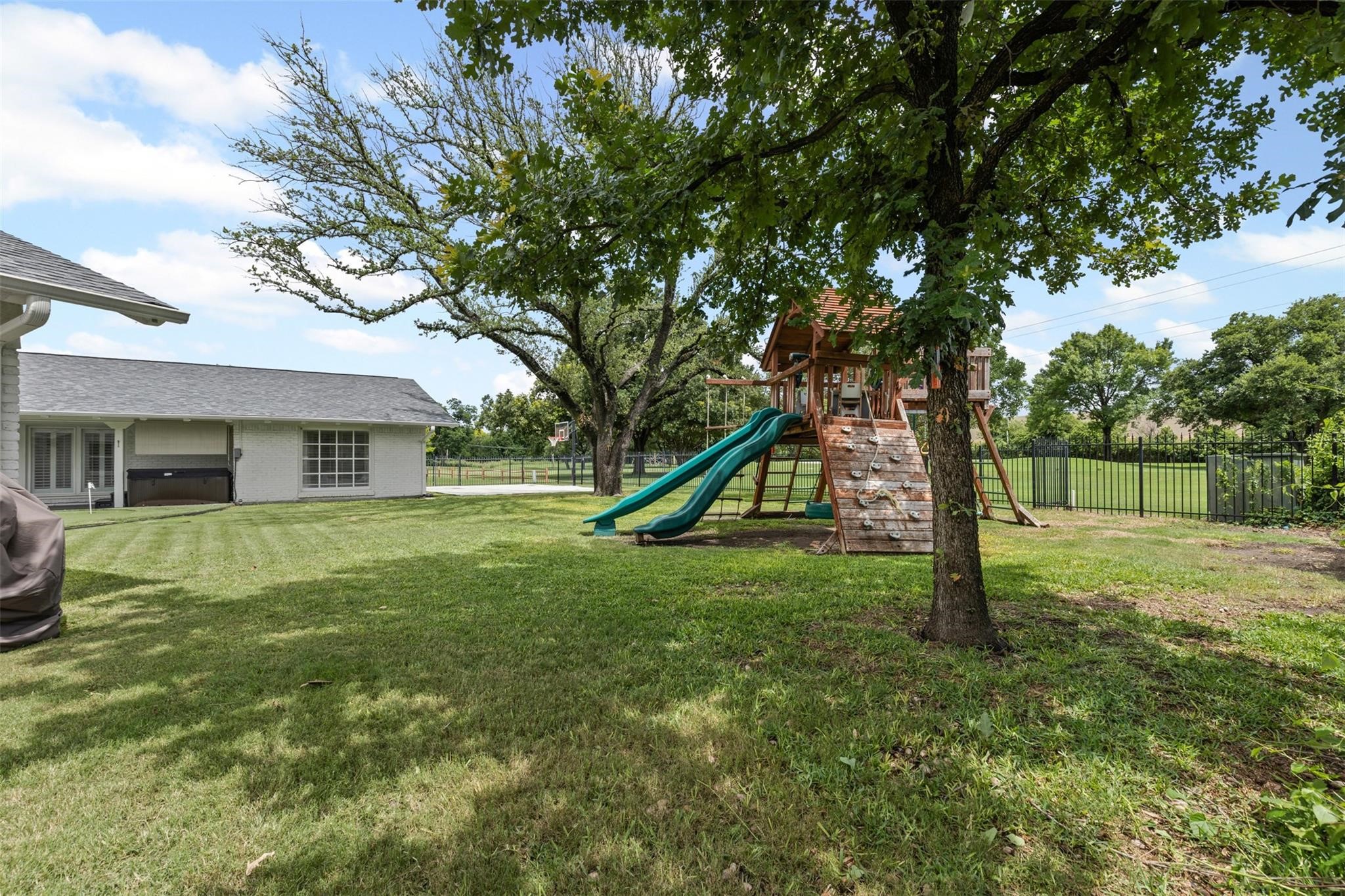 6805 Benito Court