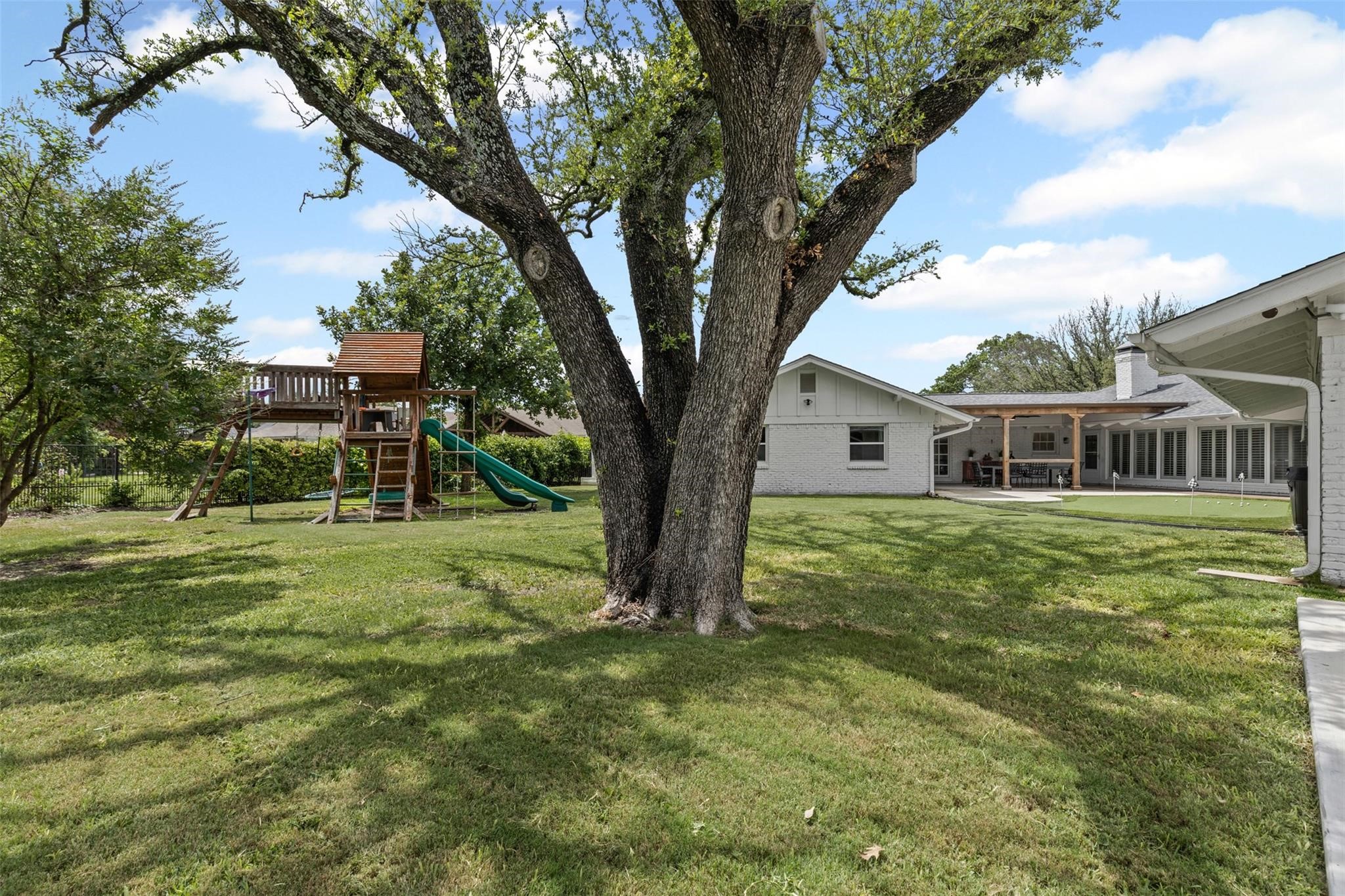 6805 Benito Court