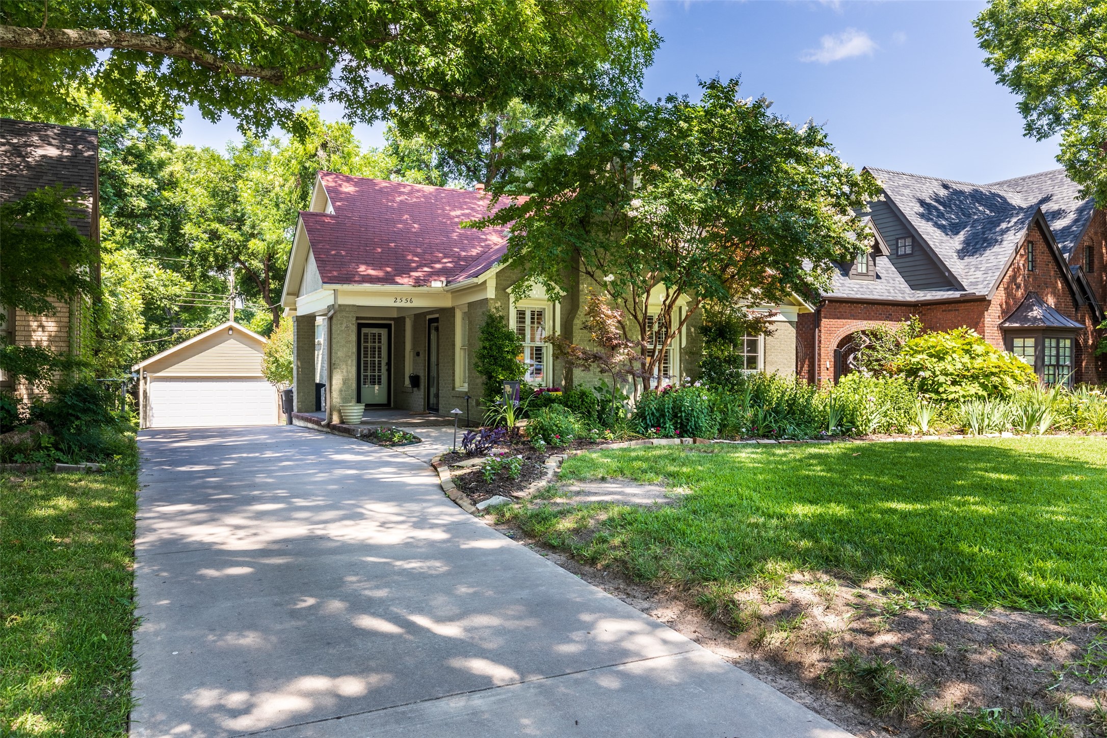 2556 Stadium Drive