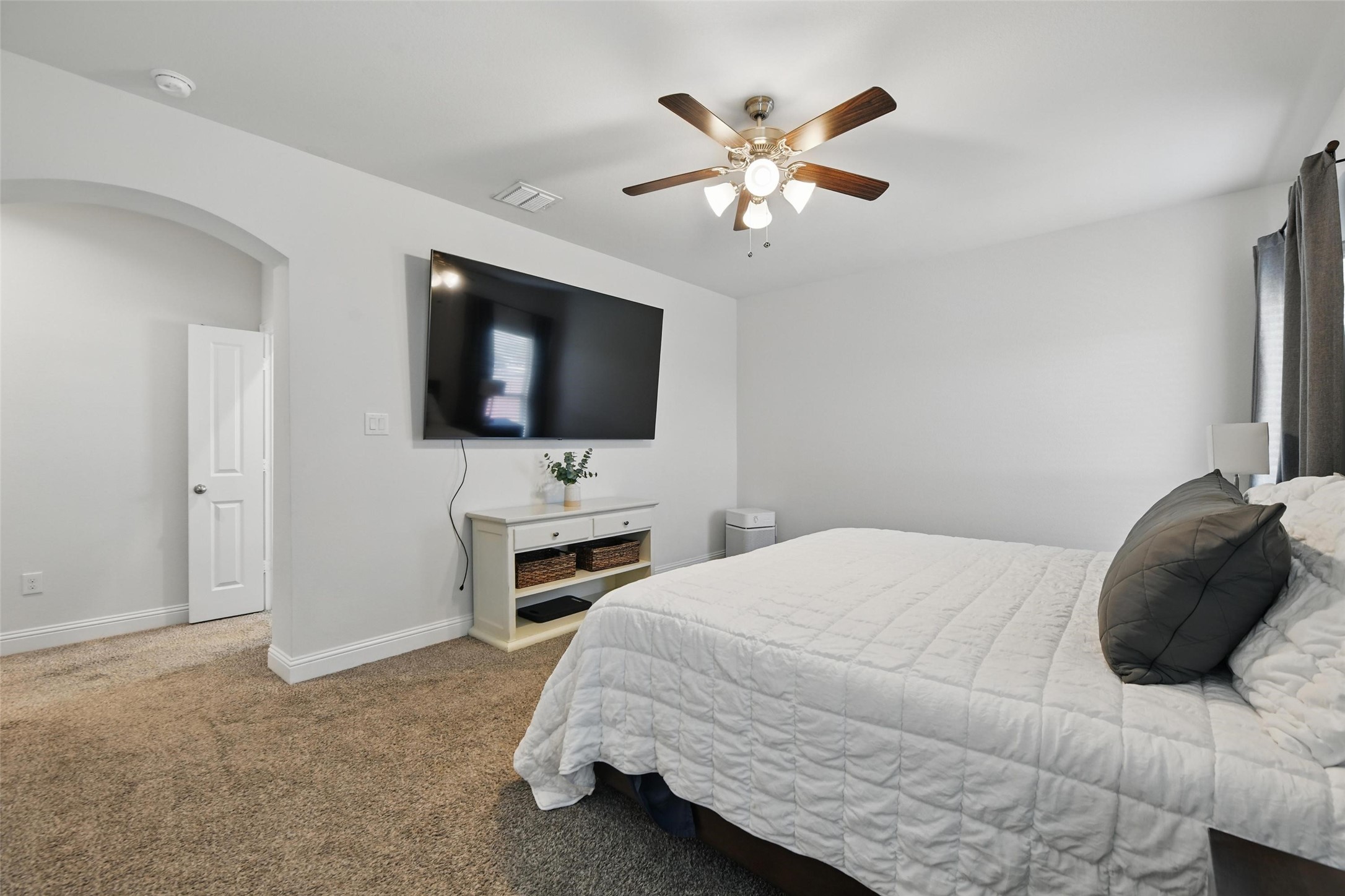 15201 Belclaire Avenue