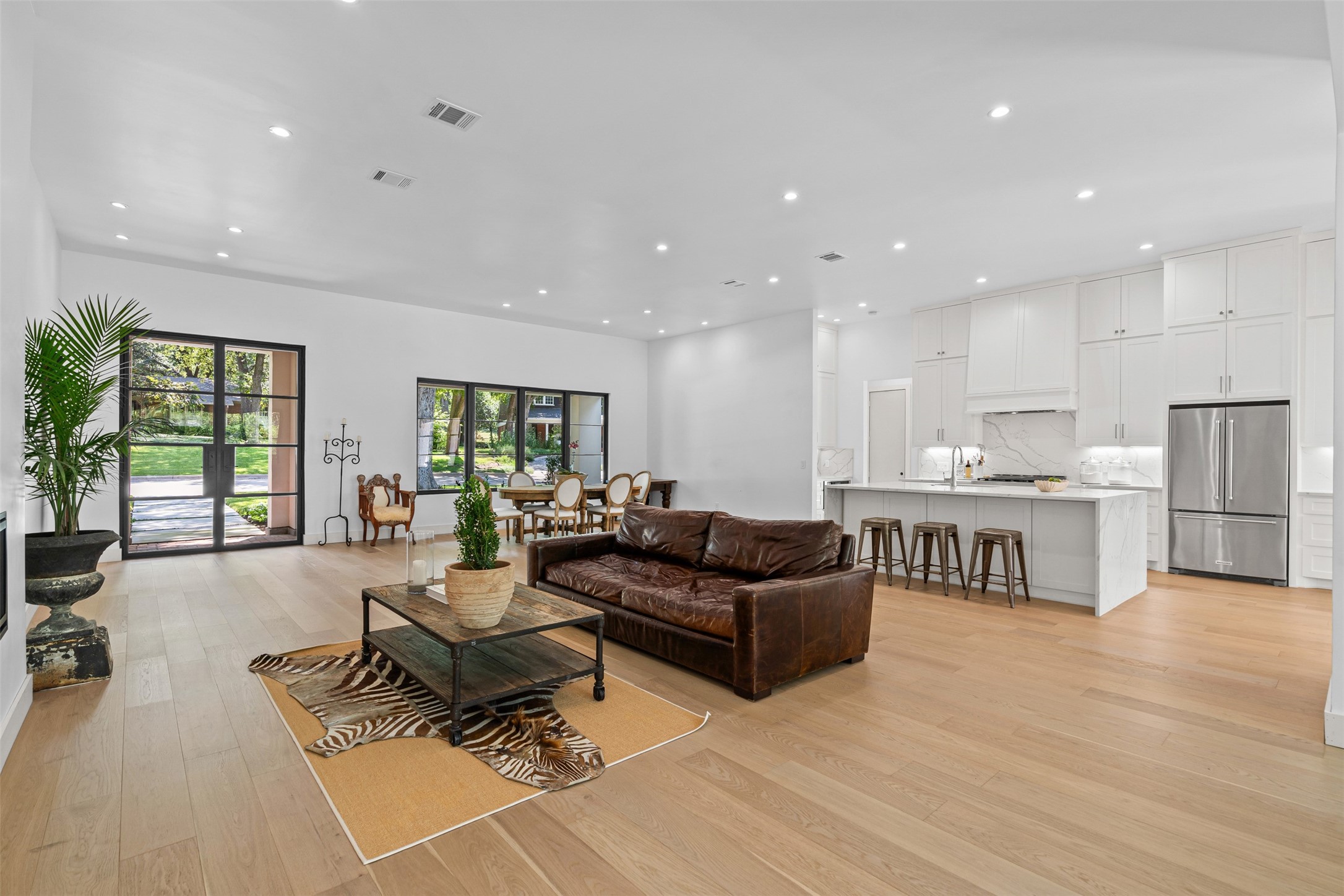 3716 Fox Hollow Street