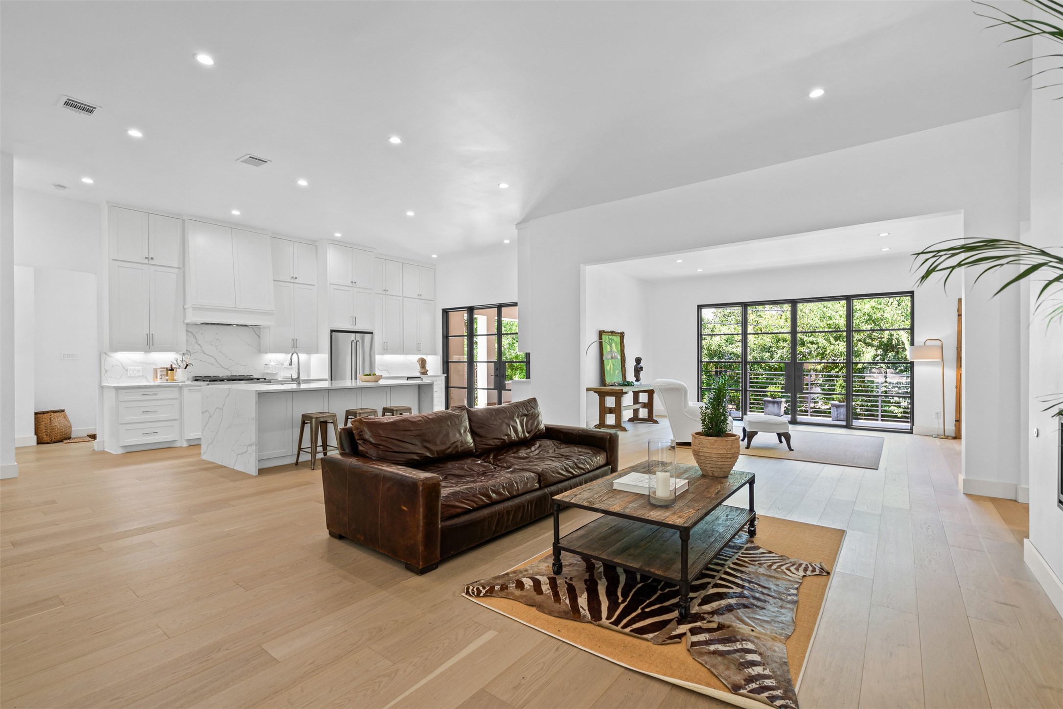 3716 Fox Hollow Street