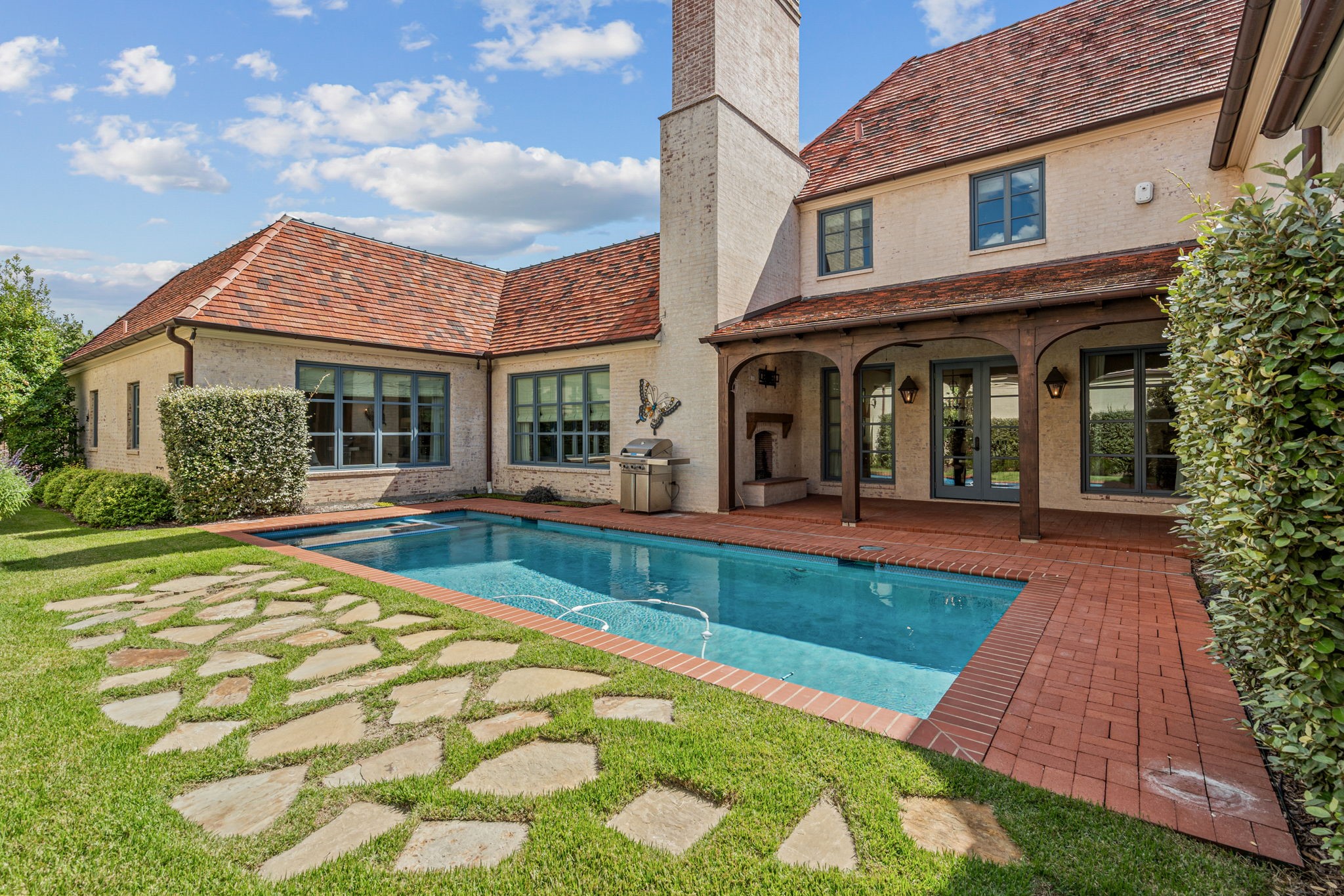 808 Dunham Close