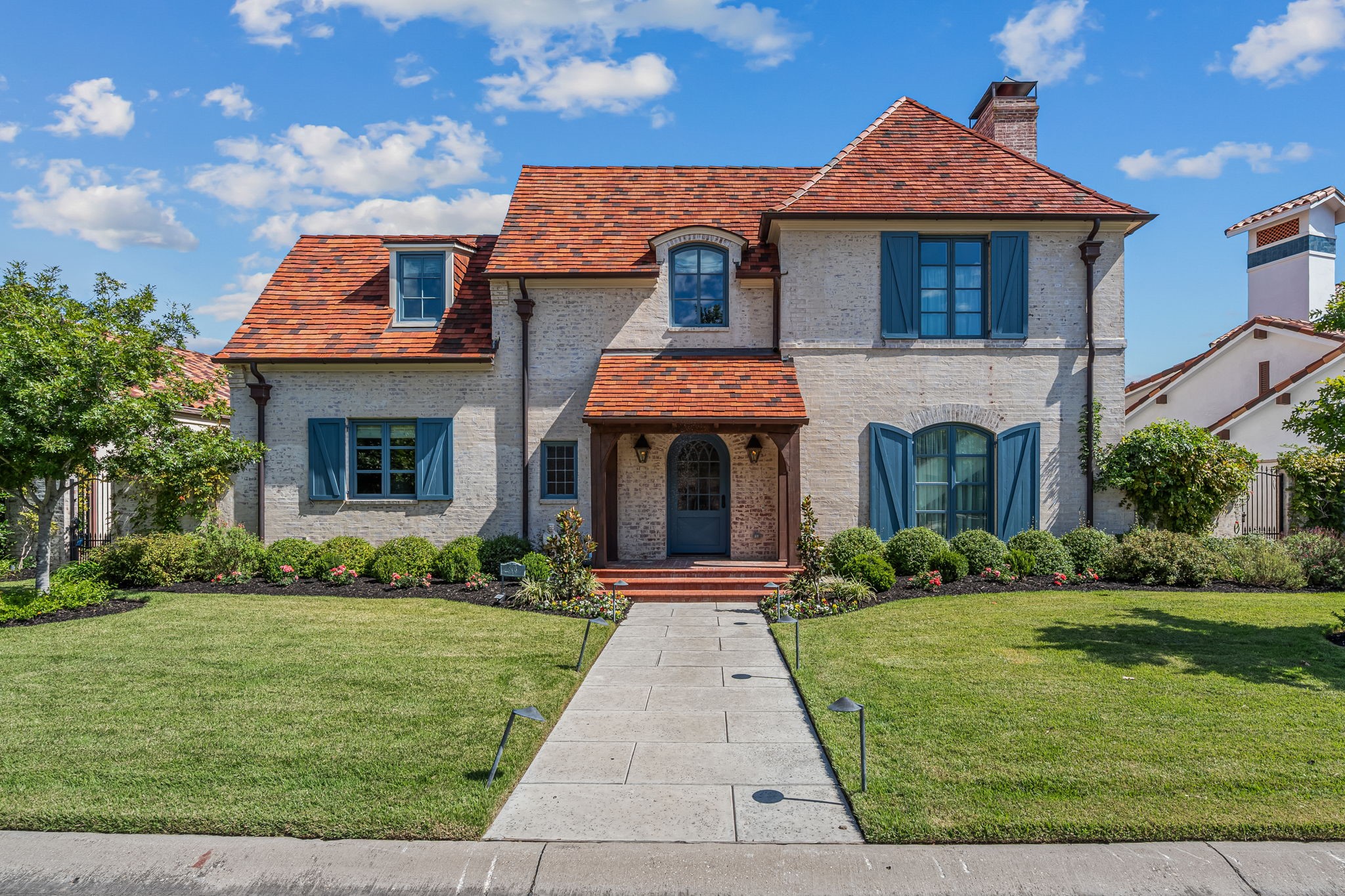 808 Dunham Close