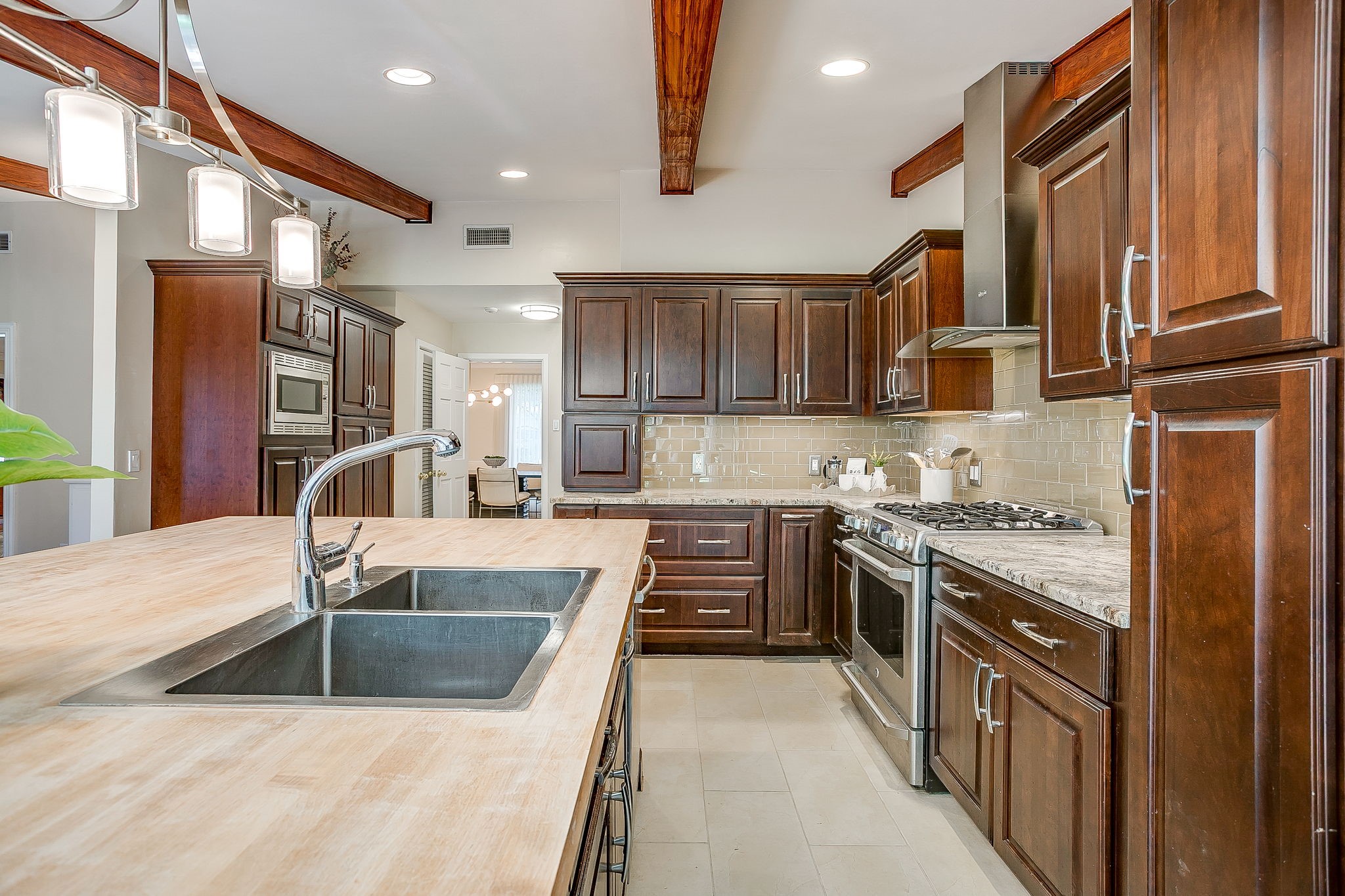 3133 Sweetbriar Lane
