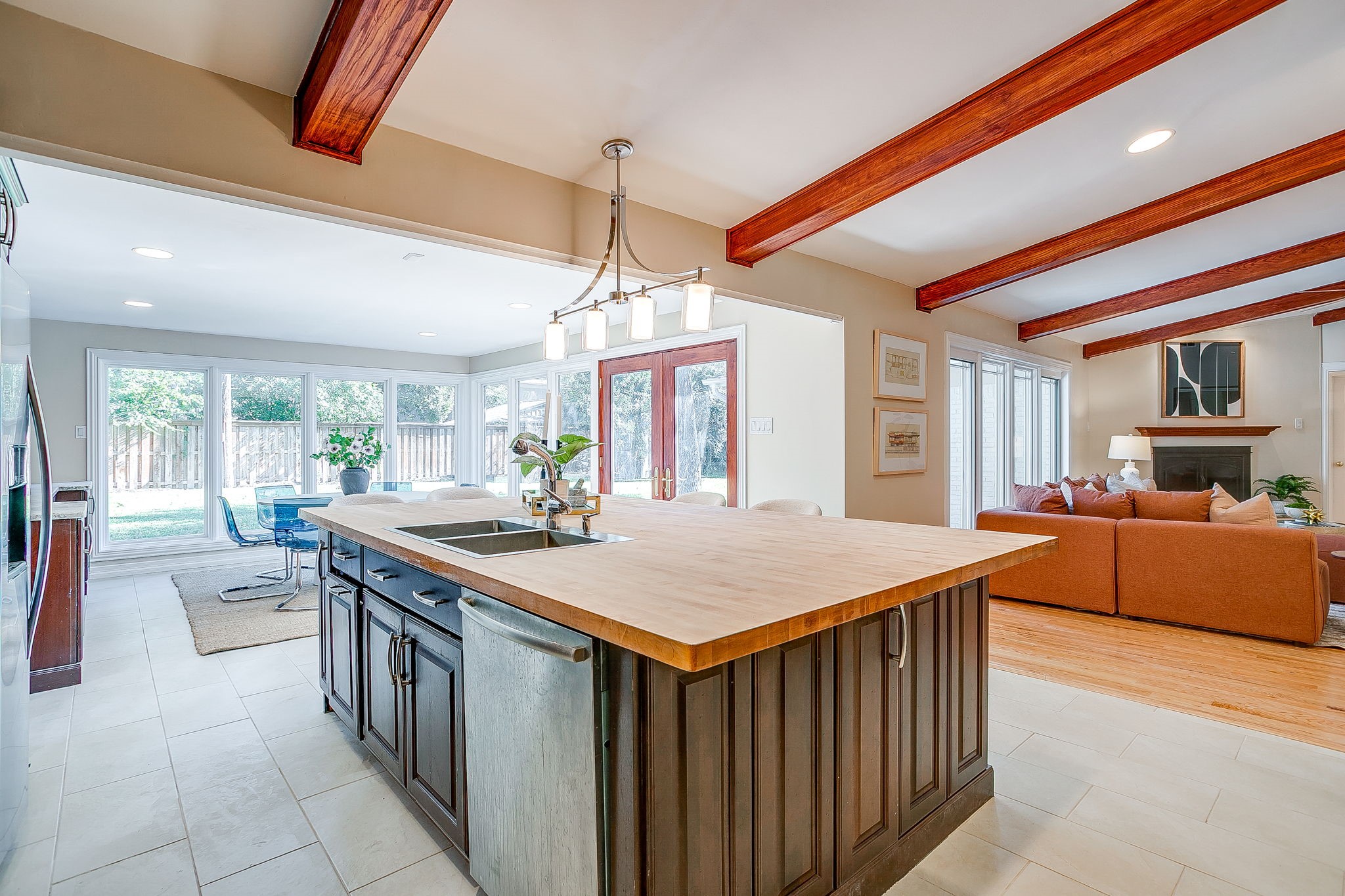 3133 Sweetbriar Lane