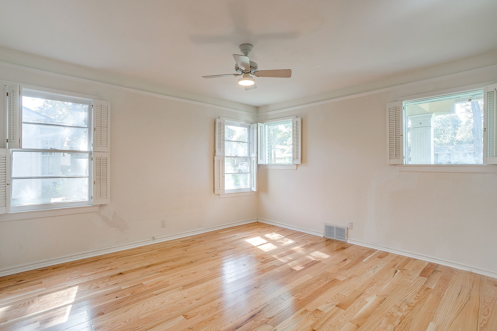 3133 Sweetbriar Lane