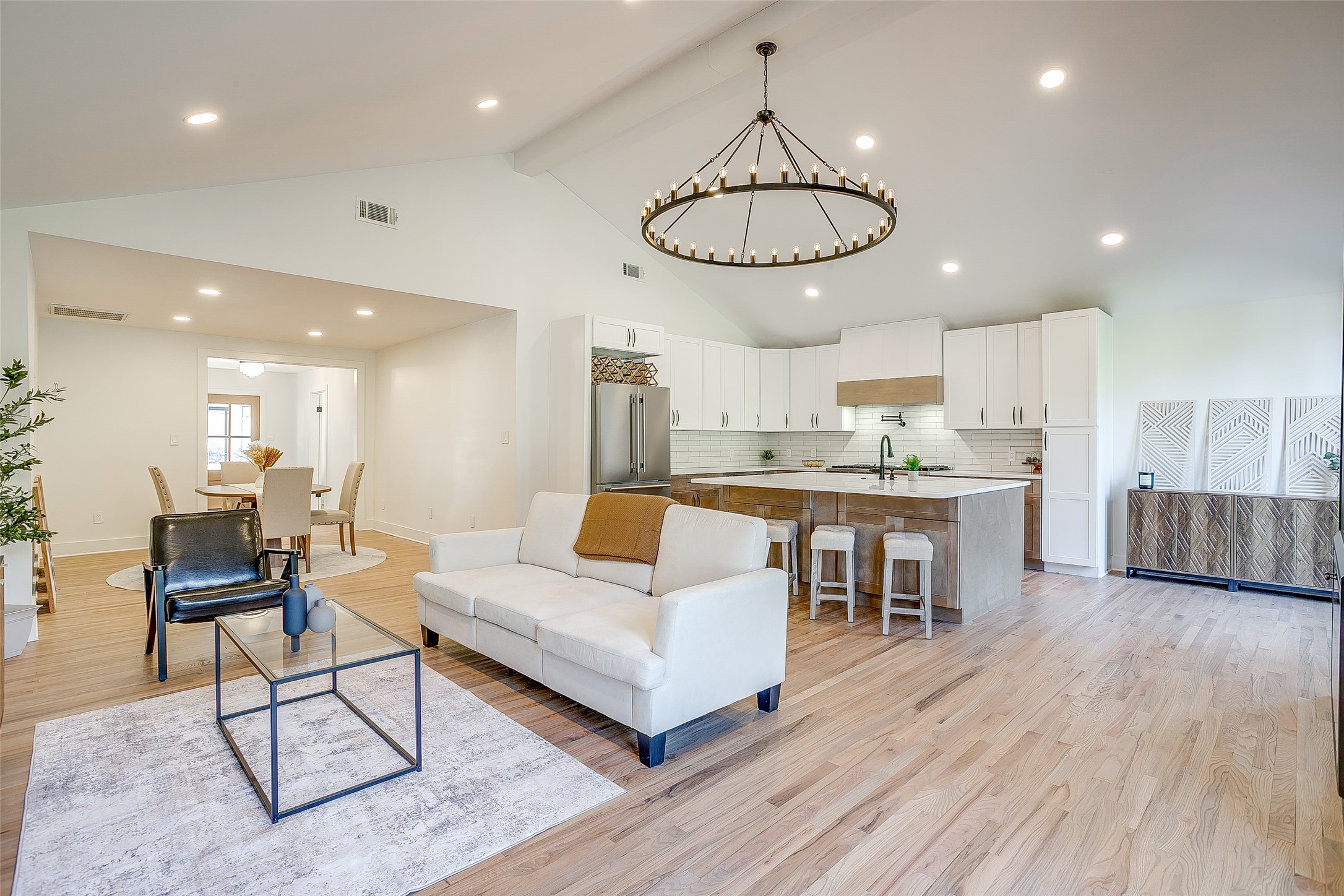 3532 W Biddison Street