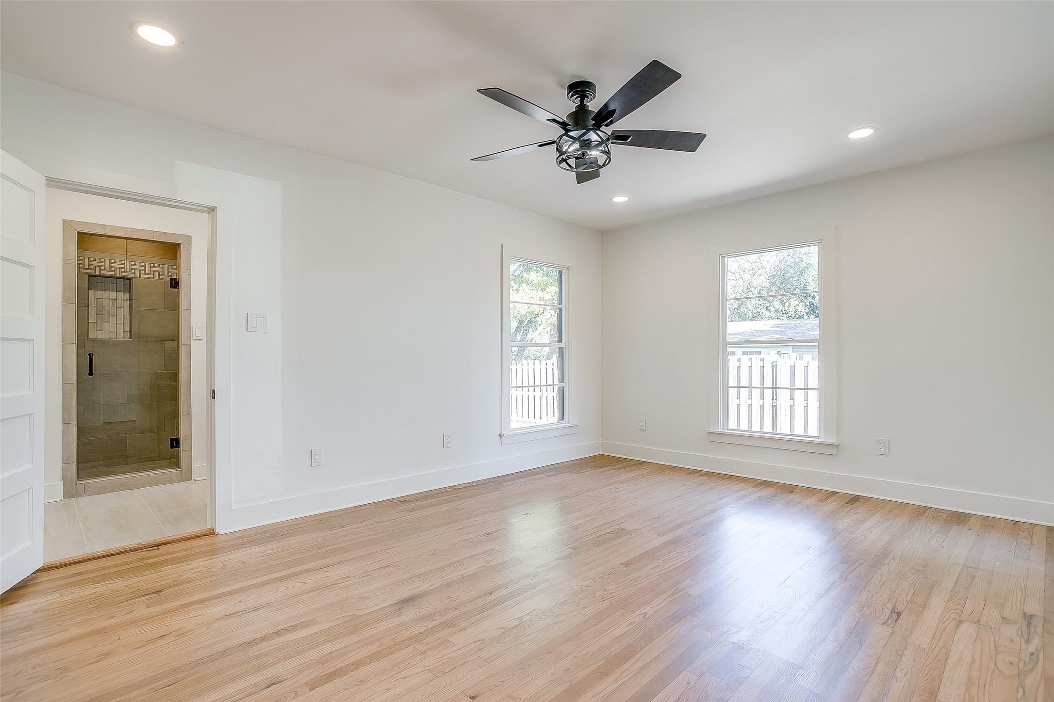 3532 W Biddison Street