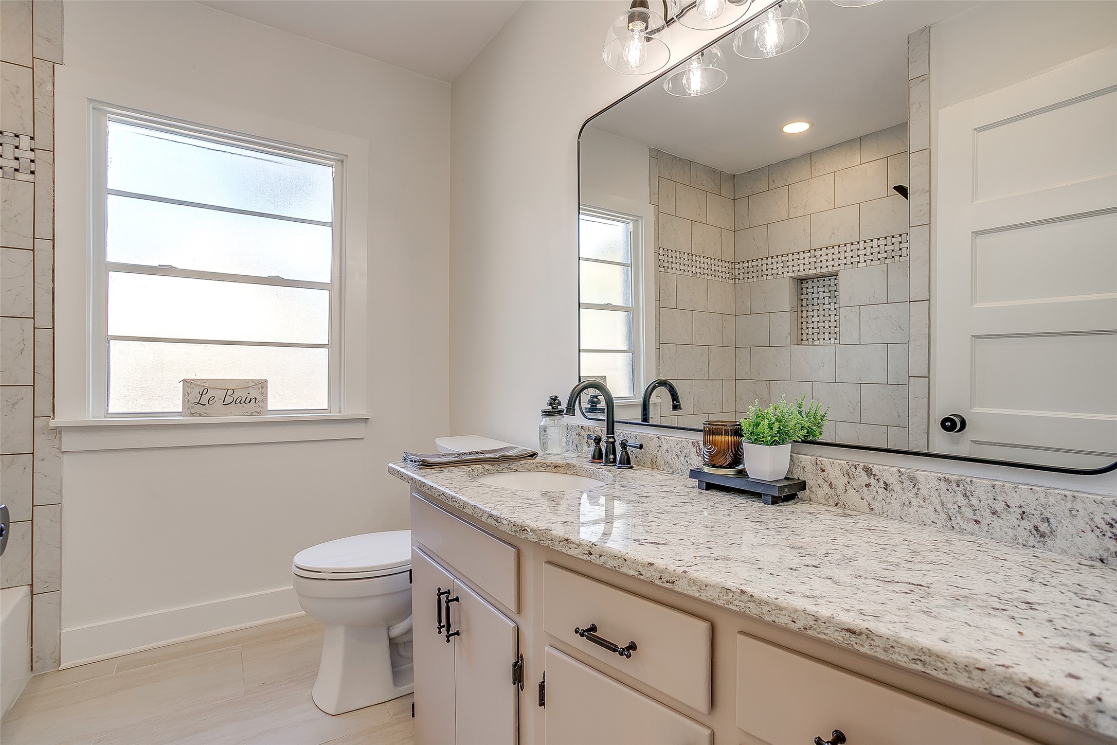 3532 W Biddison Street