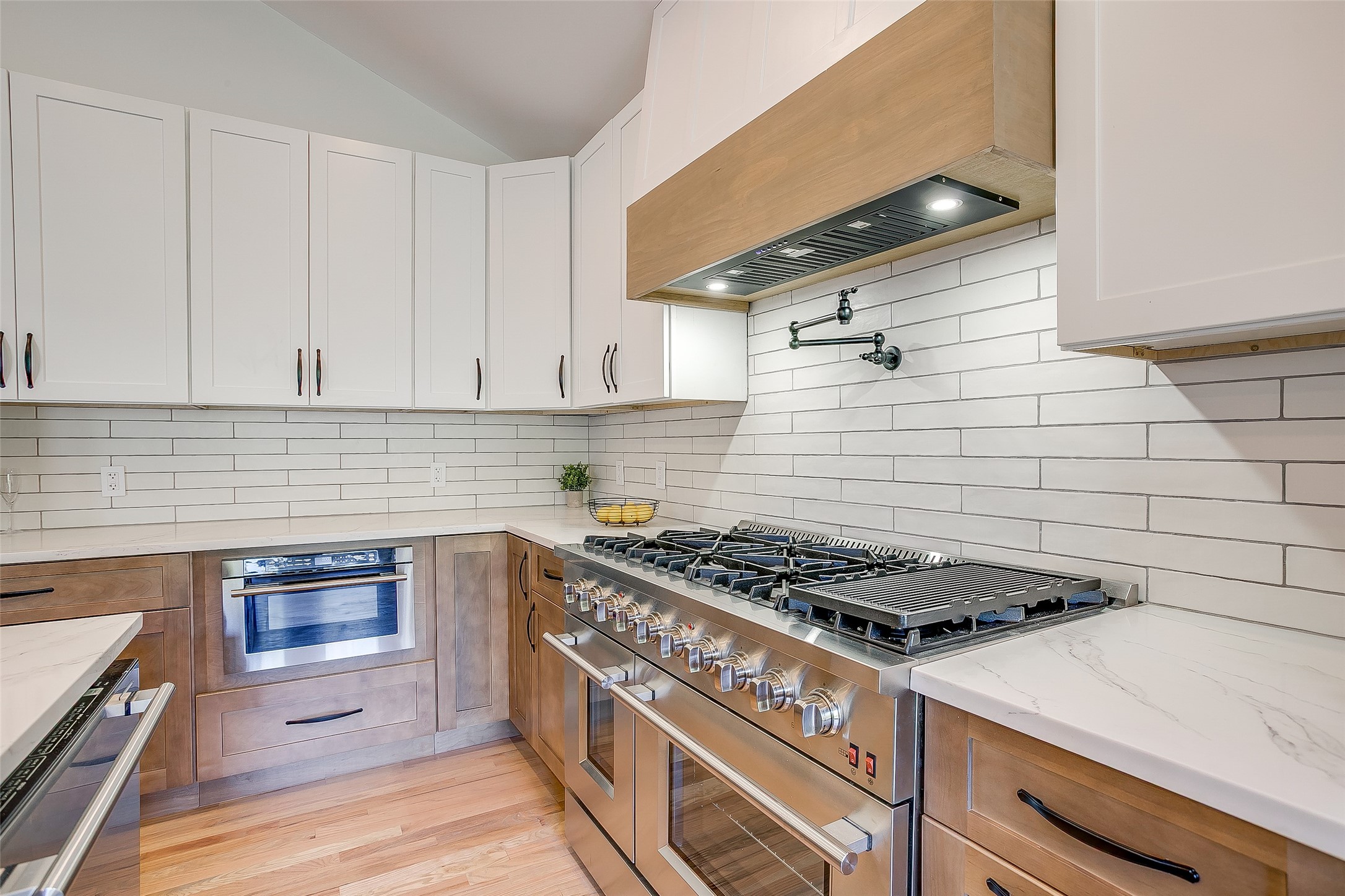 3532 W Biddison Street