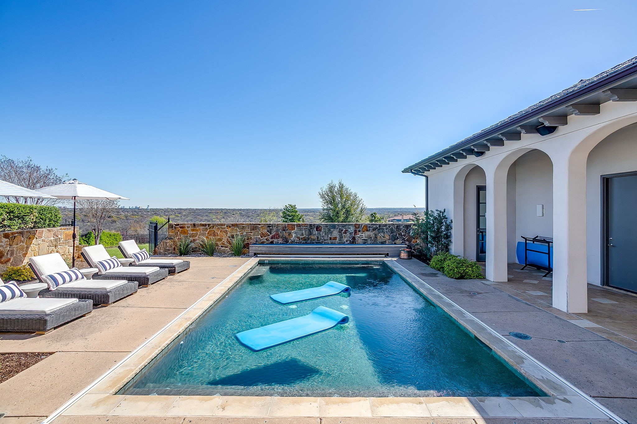 4601 Porto Vila Court