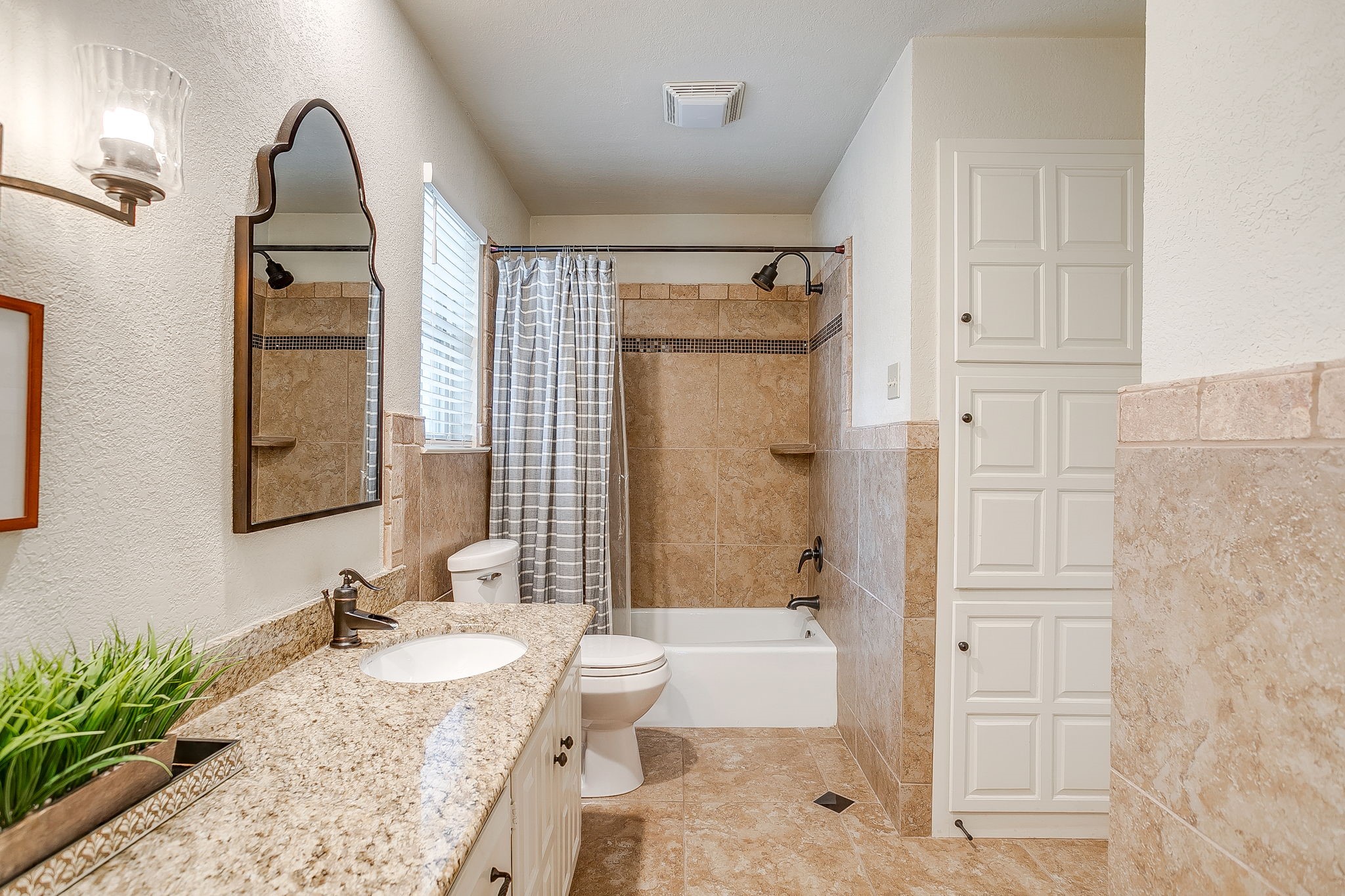 3928 Stonehenge Road