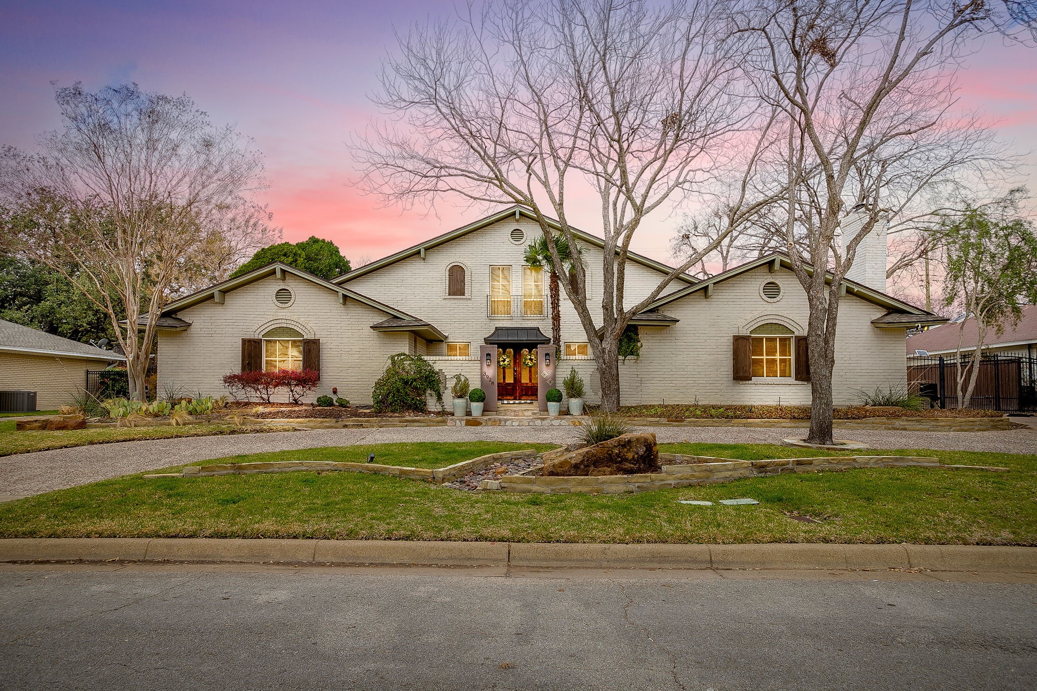 3928 Stonehenge Road