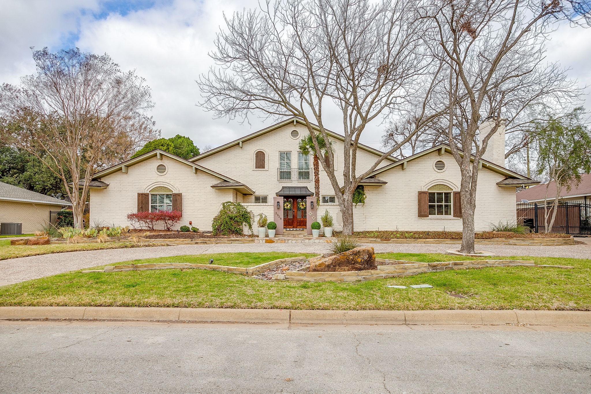 3928 Stonehenge Road