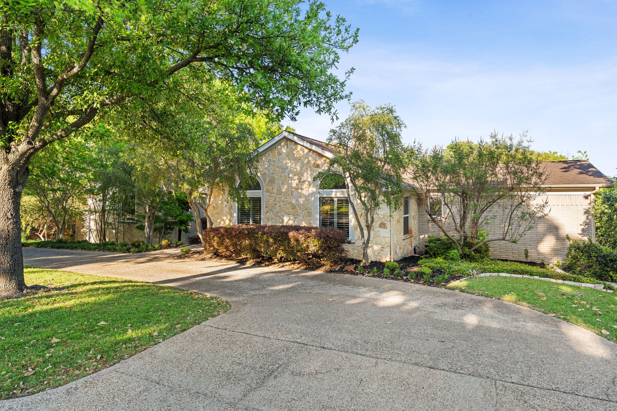 4217 Hildring Drive E