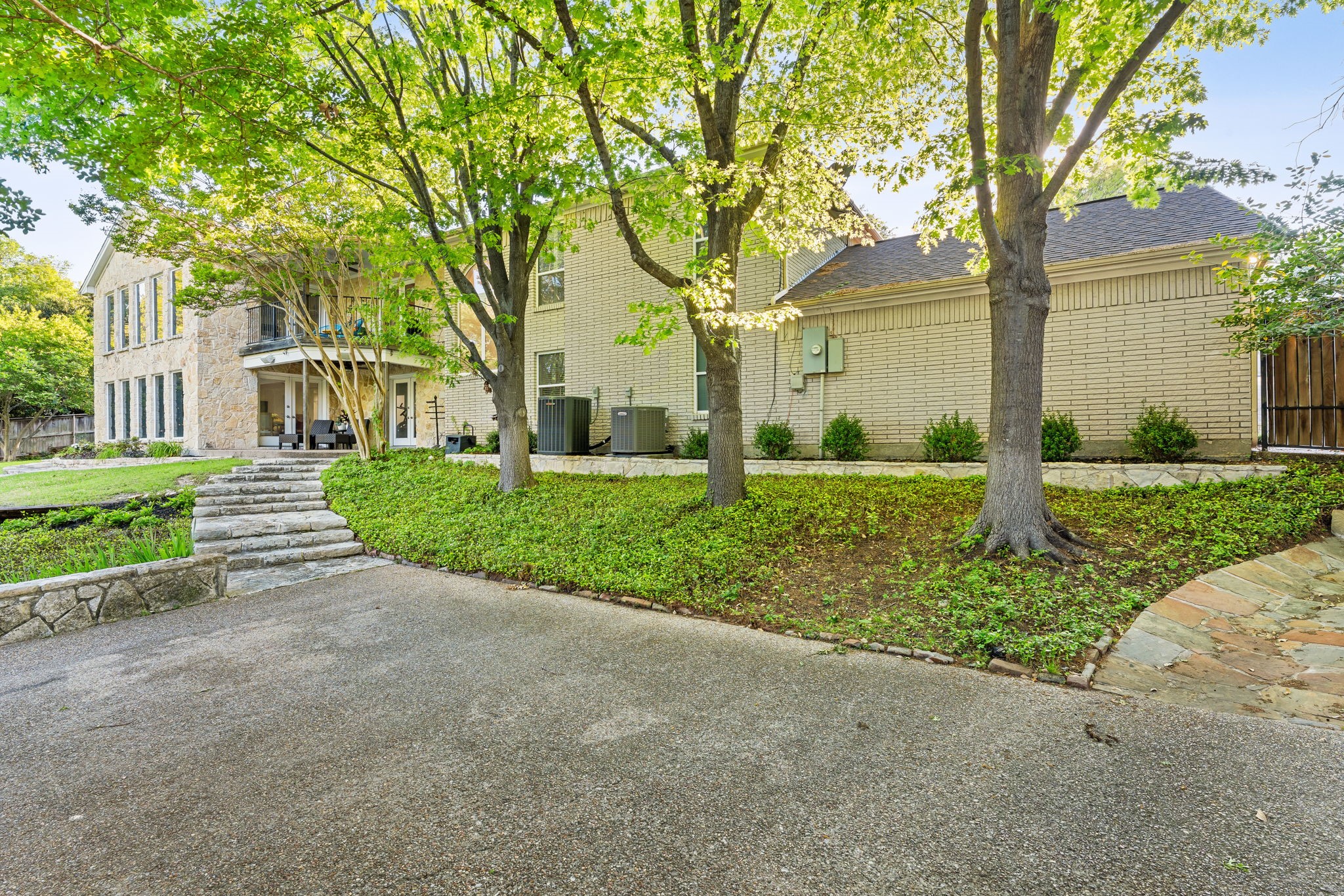 4217 Hildring Drive E