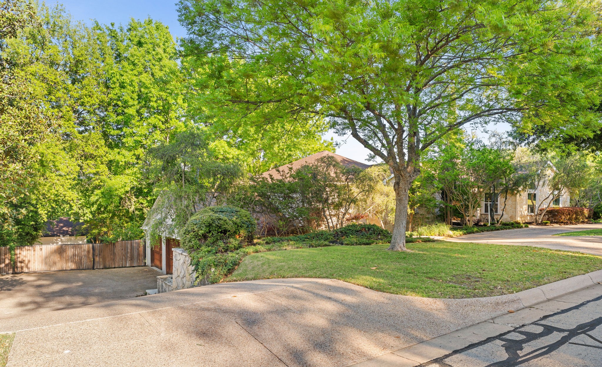 4217 Hildring Drive E