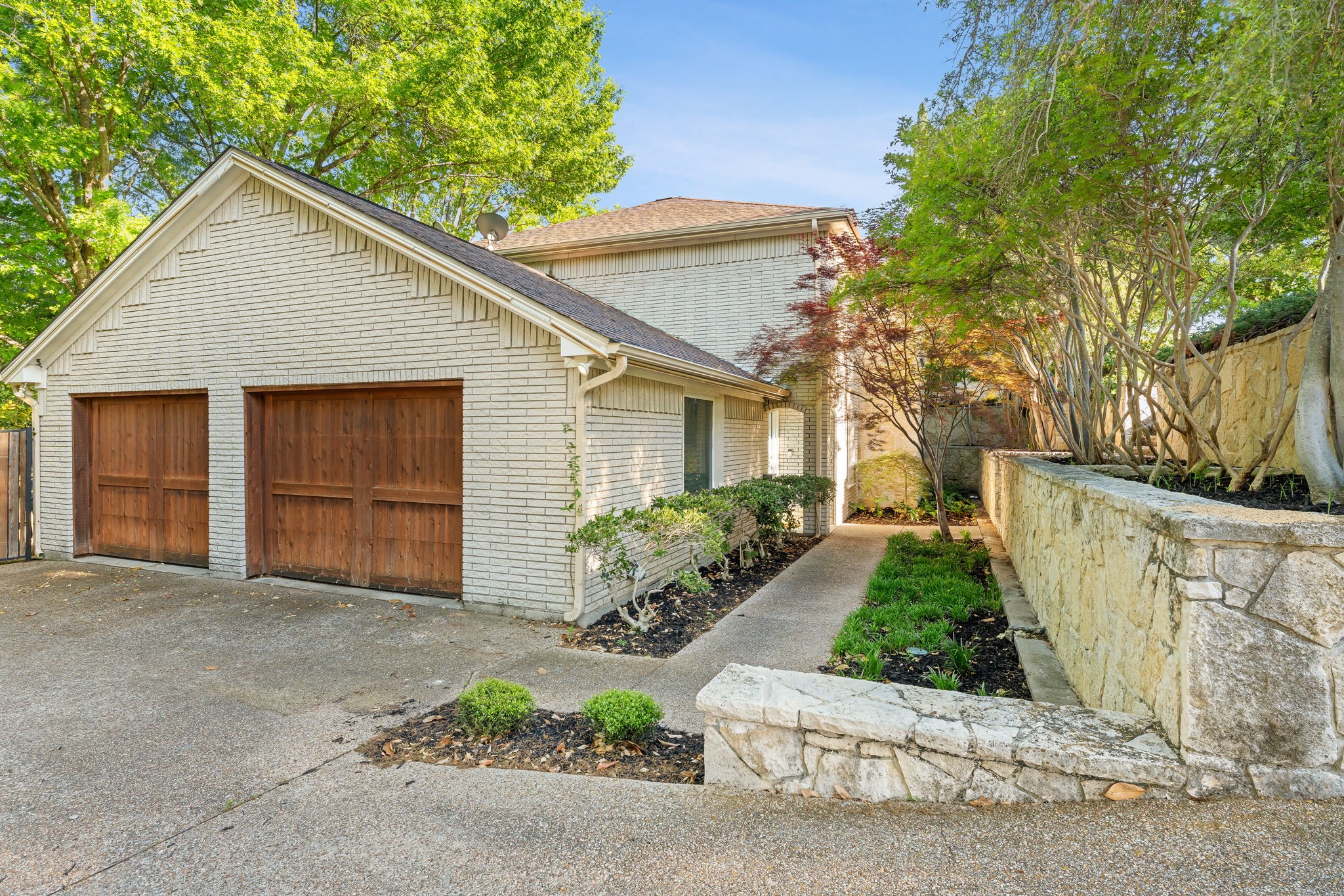 4217 Hildring Drive E