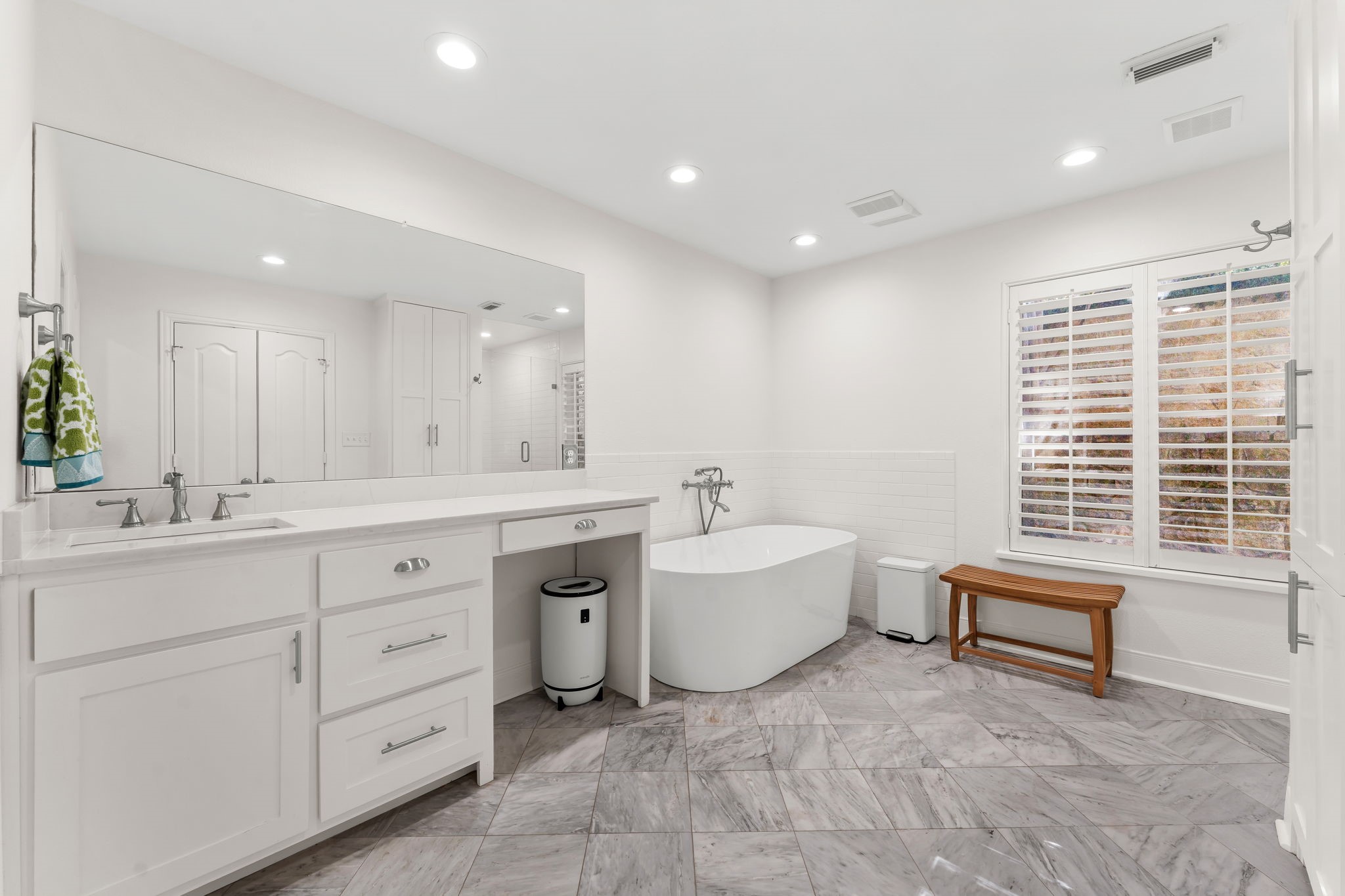 4217 Hildring Drive E