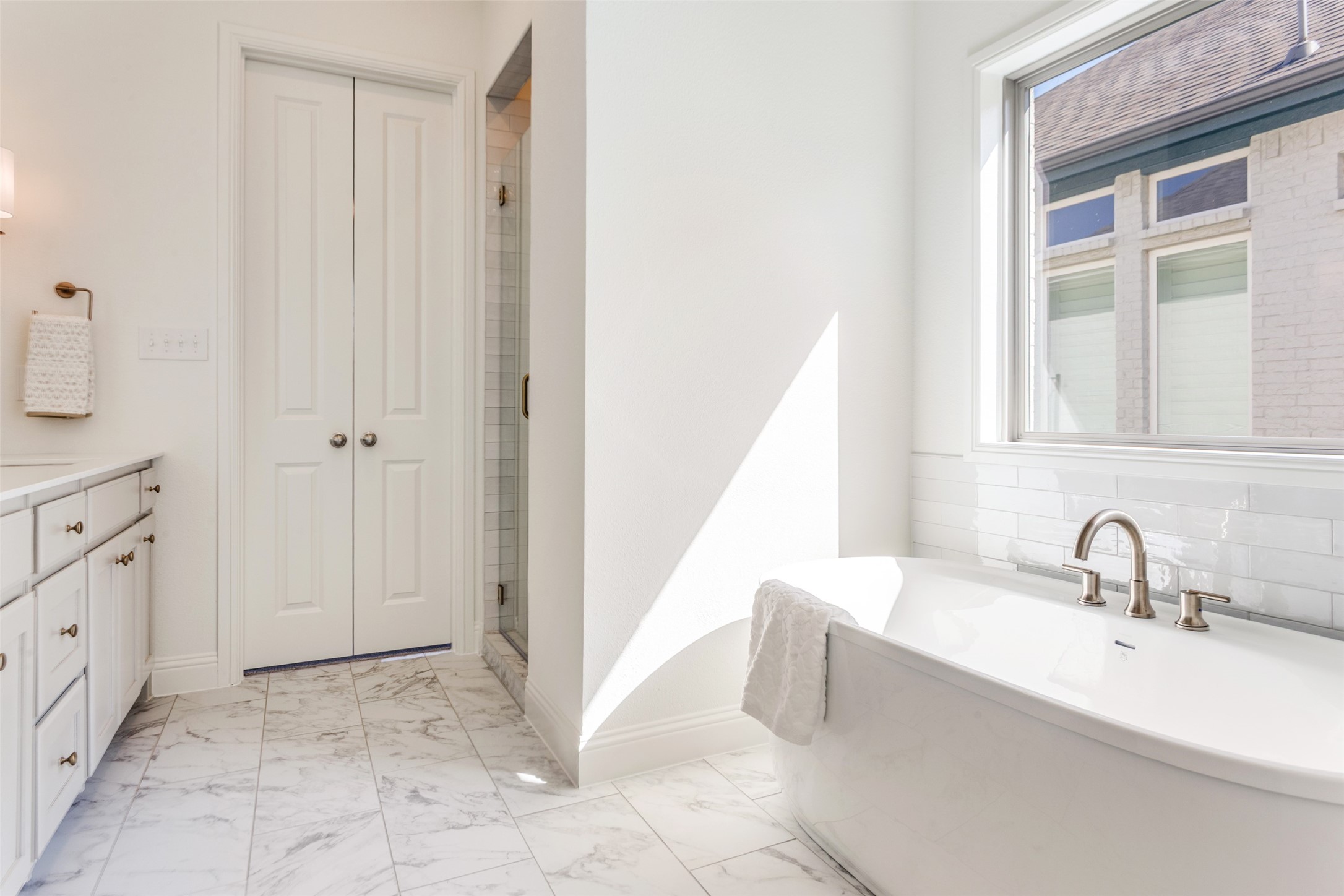 274 Observation Drive N