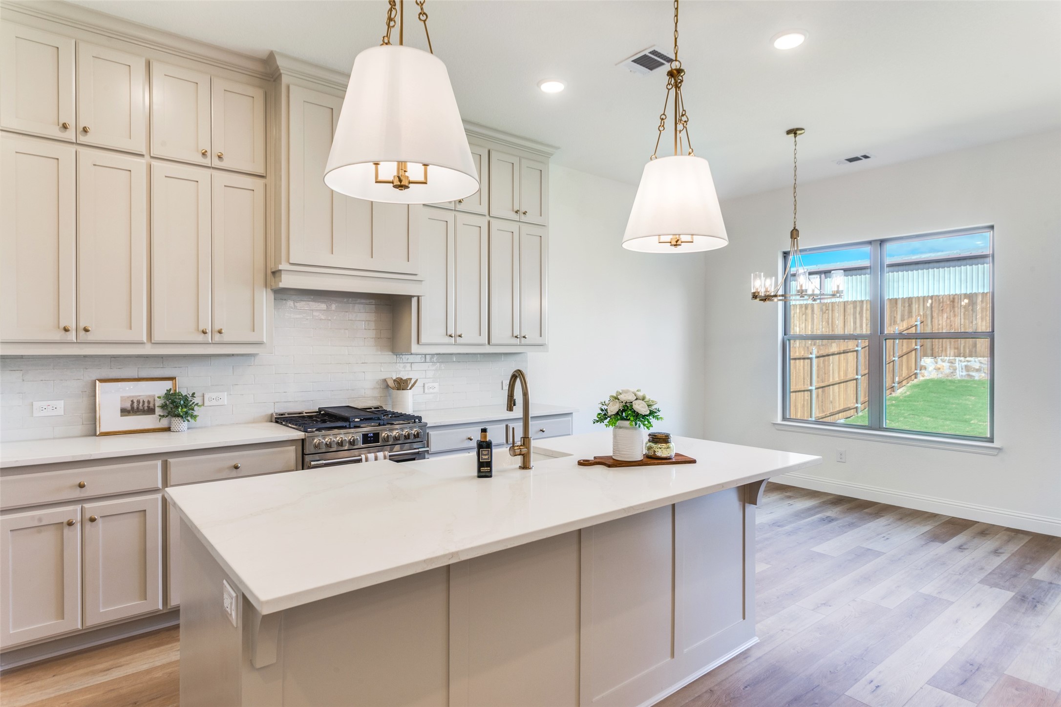 274 Observation Drive N