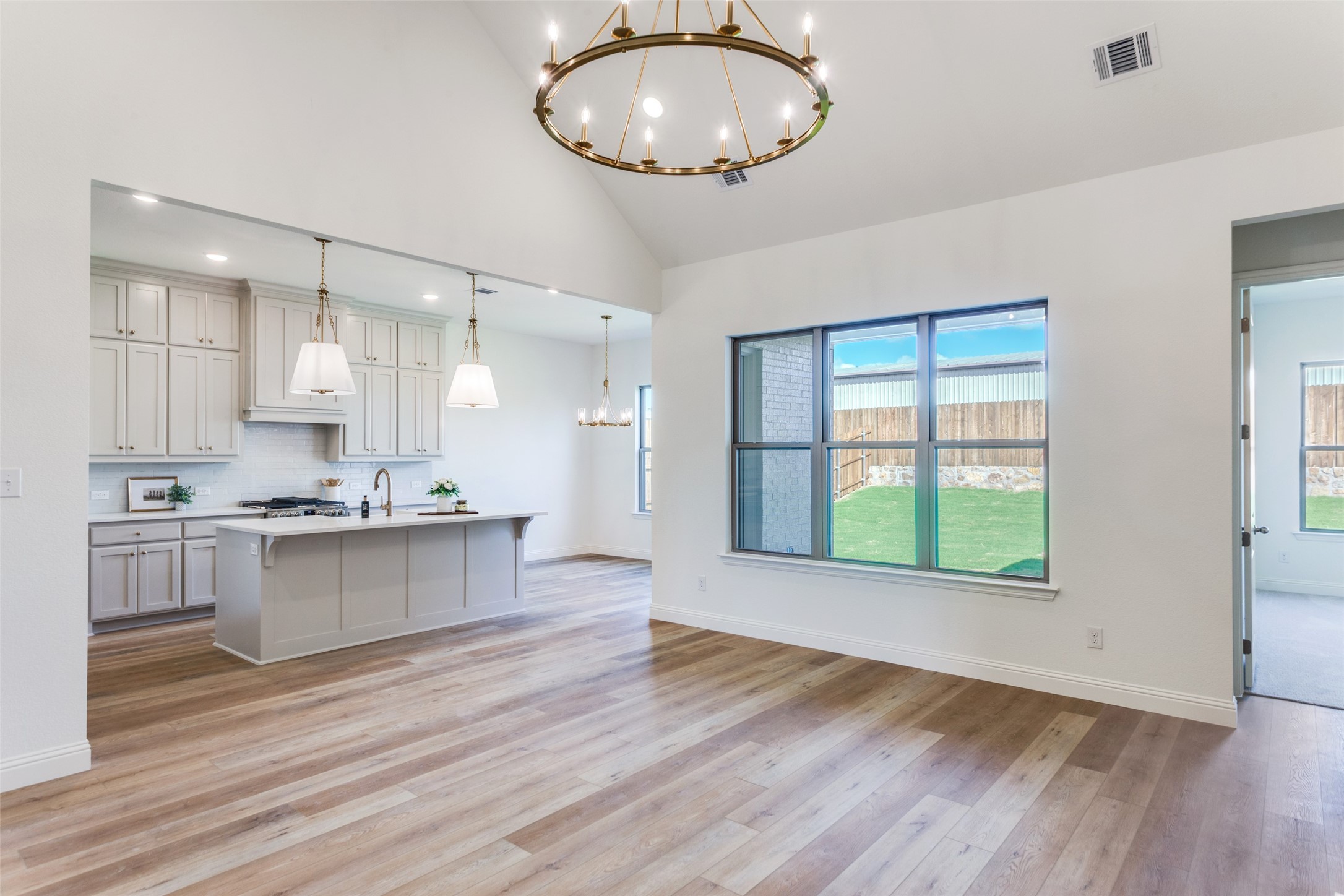 274 Observation Drive N