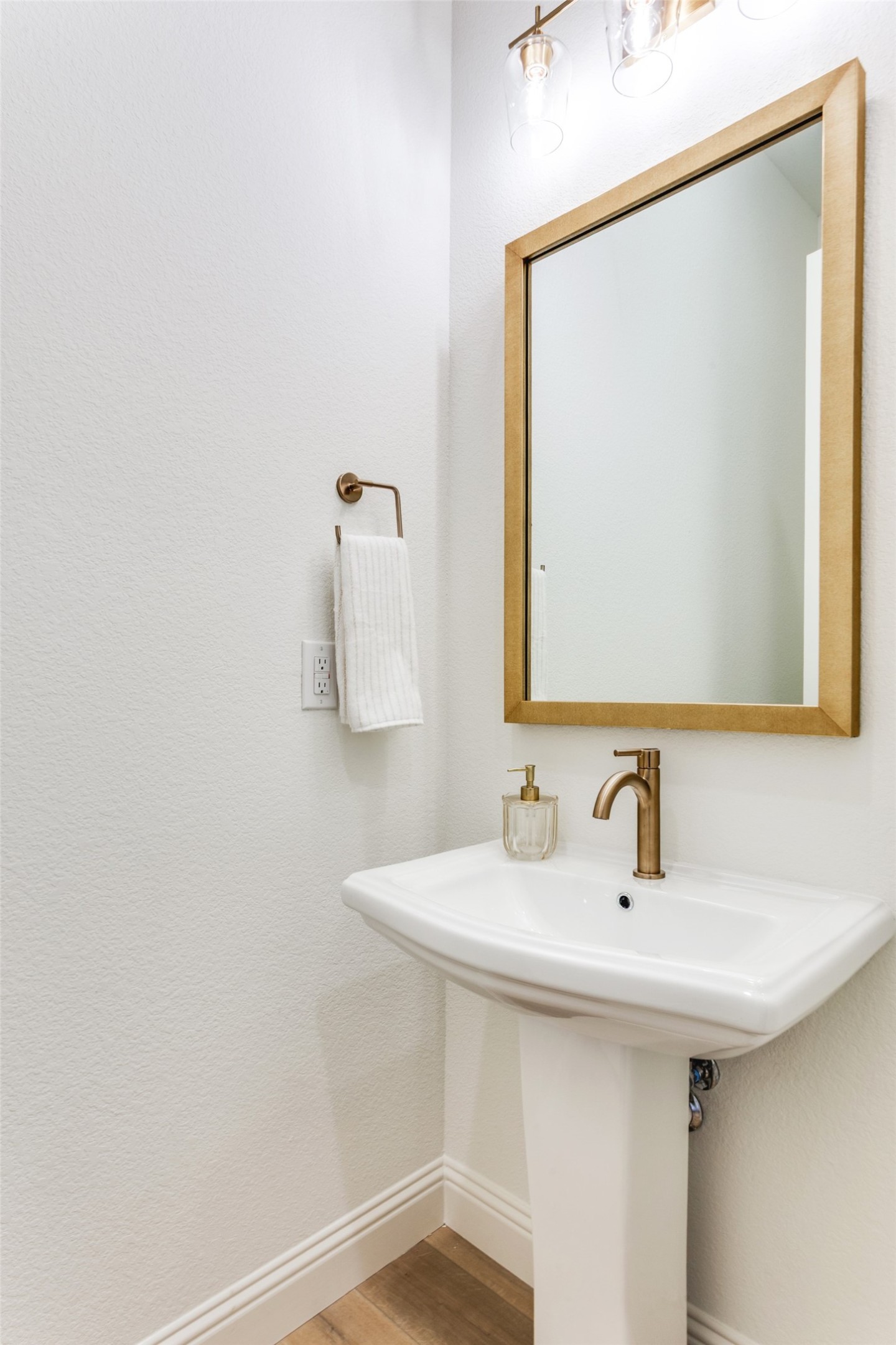 274 Observation Drive N