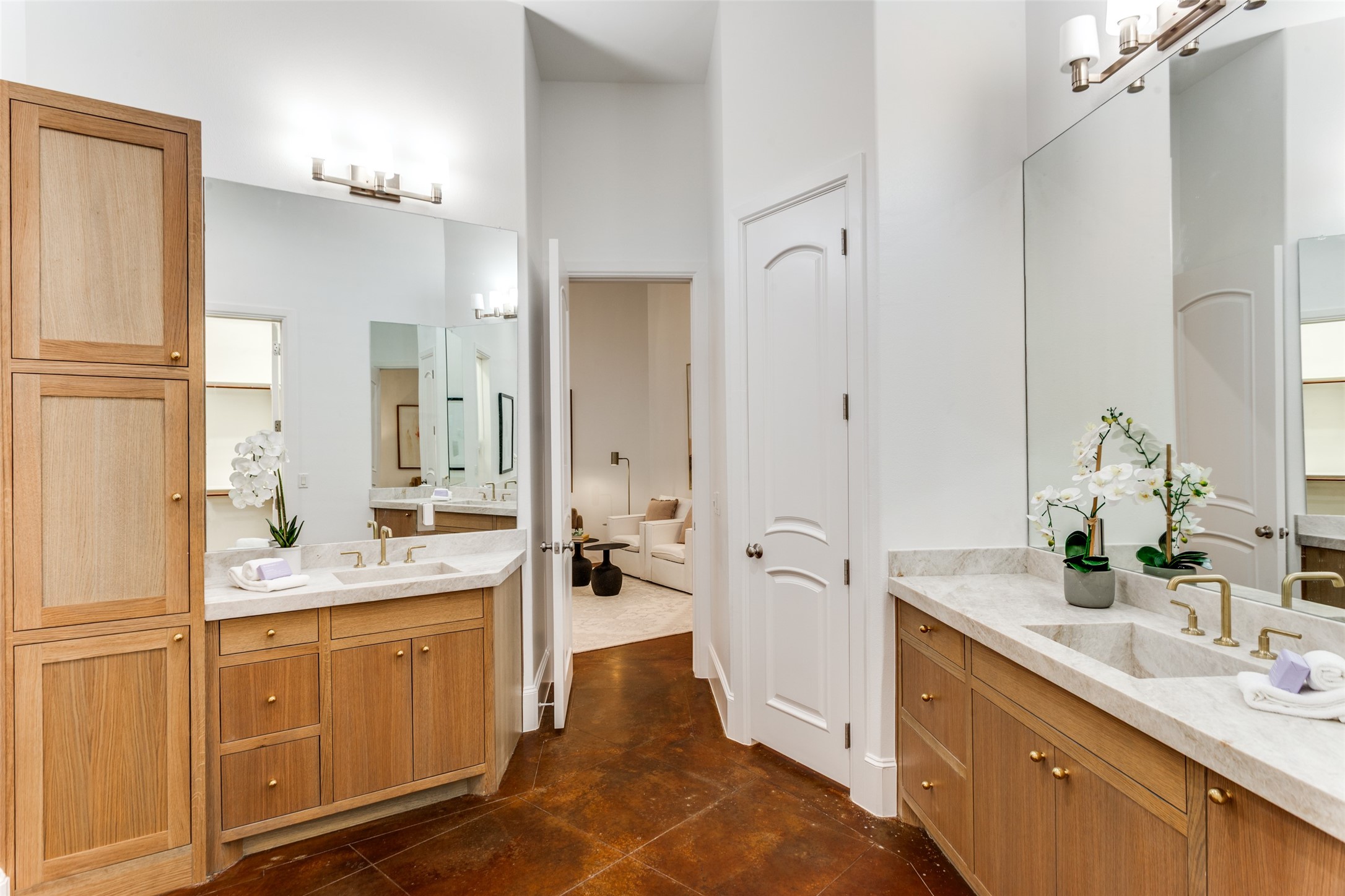 601 E 1st Street 220