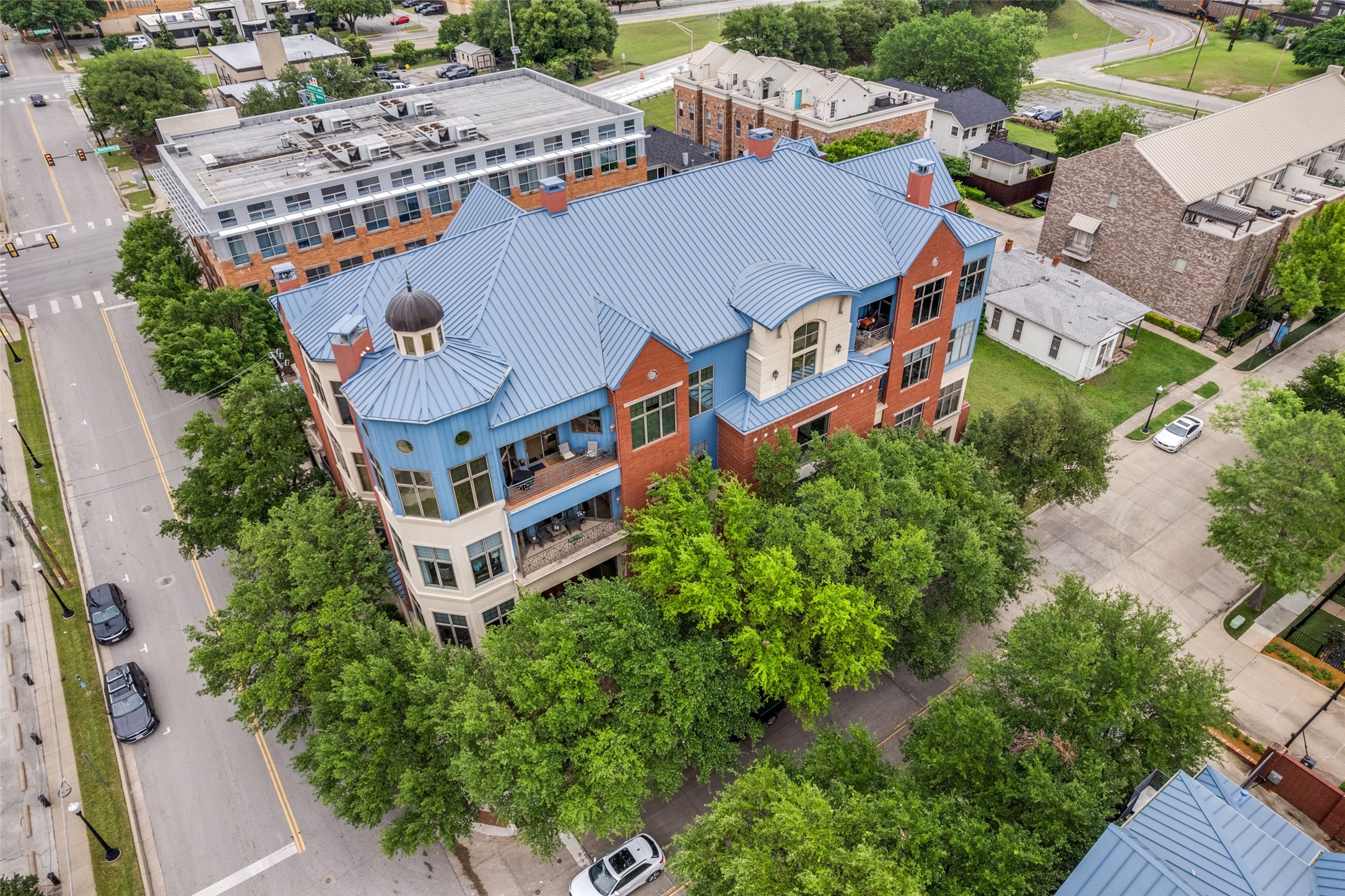 601 E 1st Street 220