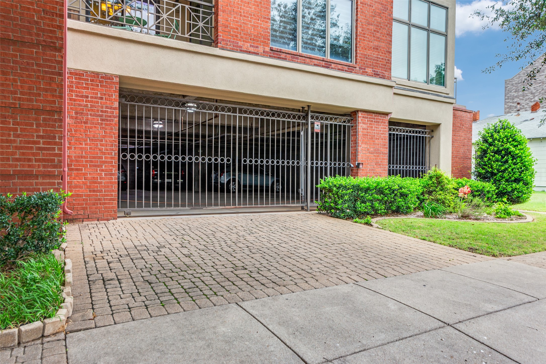 601 E 1st Street 220