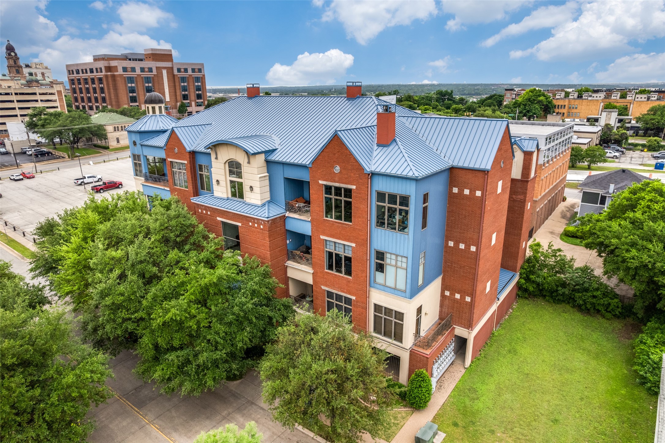 601 E 1st Street 220