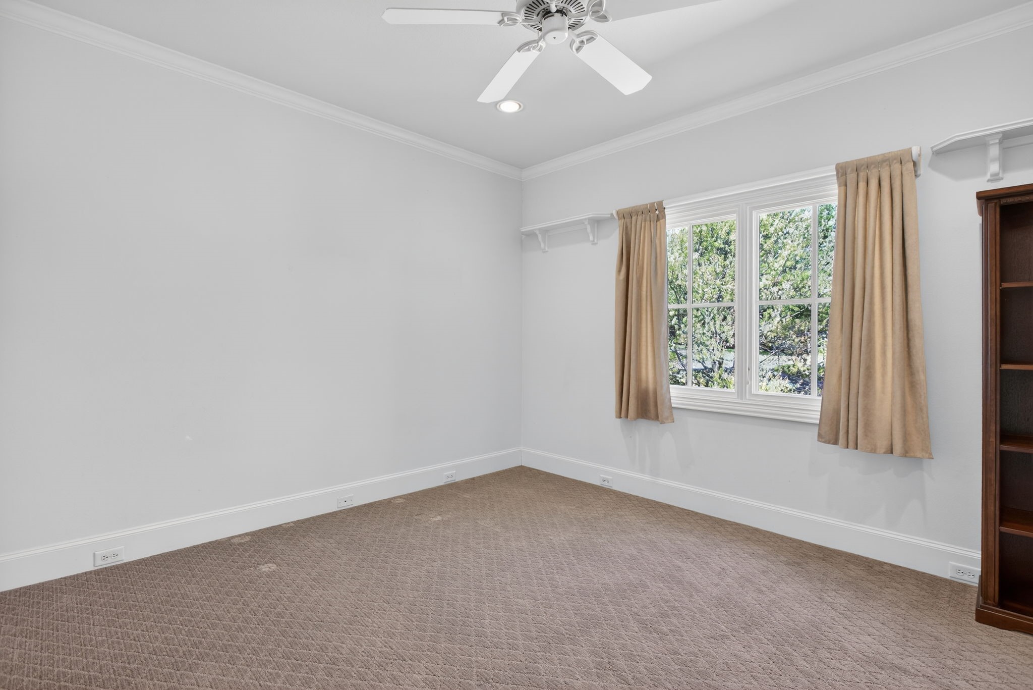 2125 Bradford Park