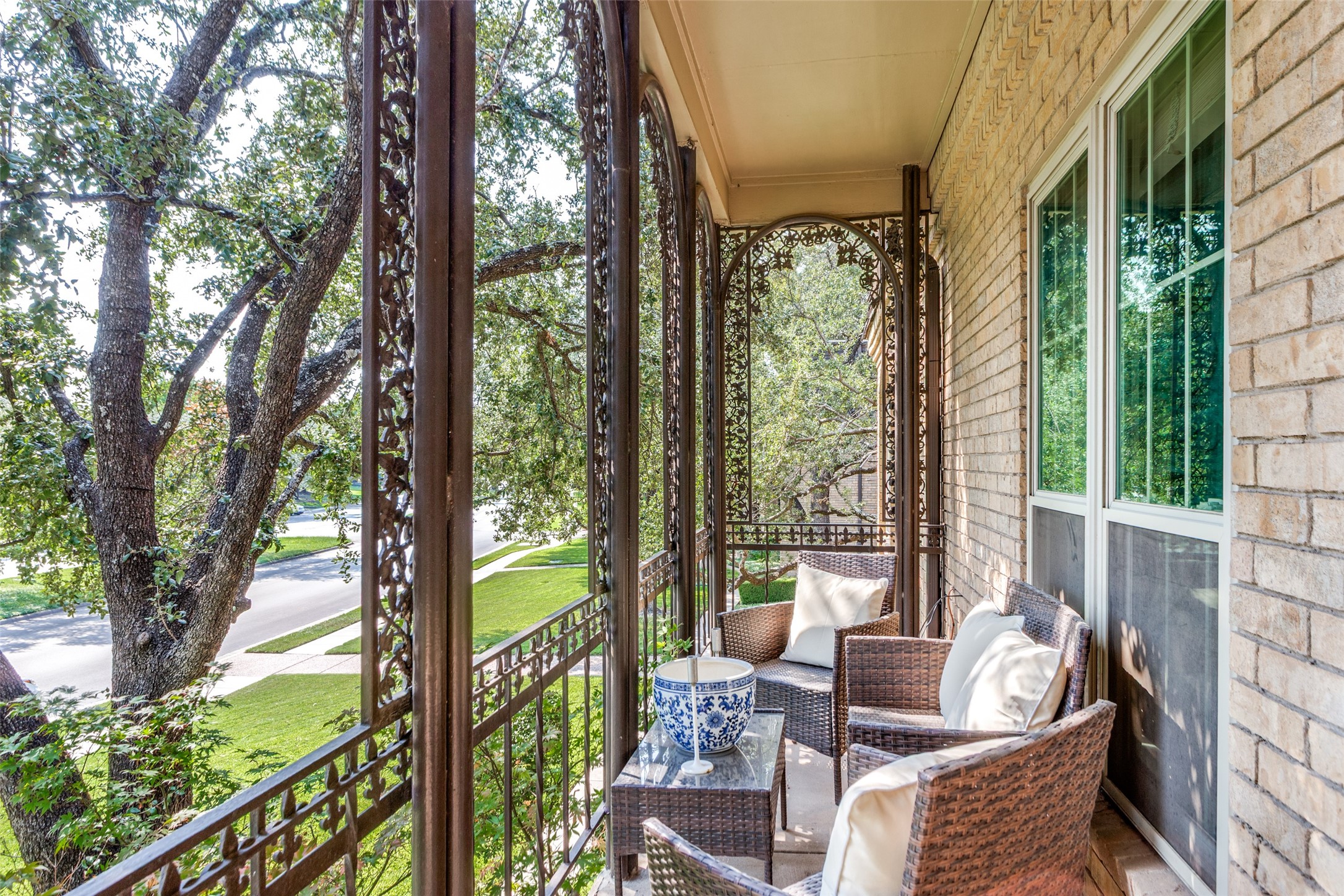 4312 Bellaire Drive S 204