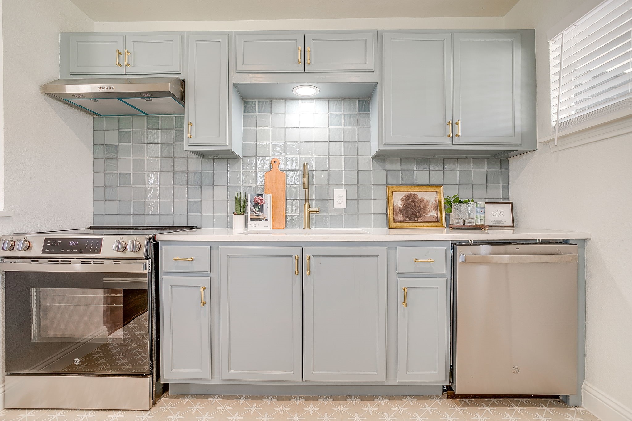 4413 Wellesley Avenue