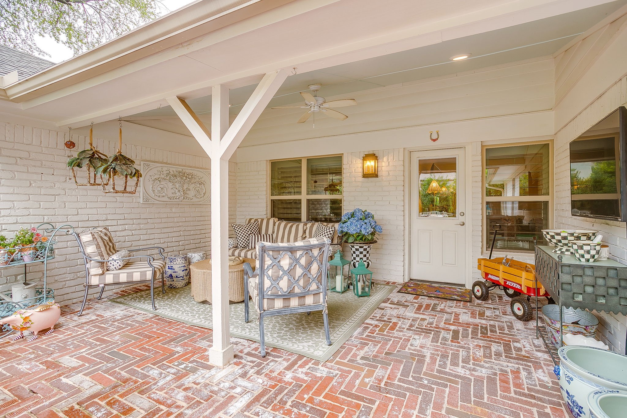 4208 Glenwood Drive