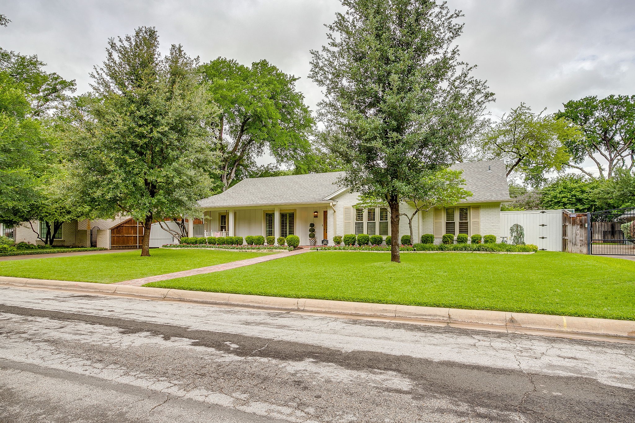 4208 Glenwood Drive